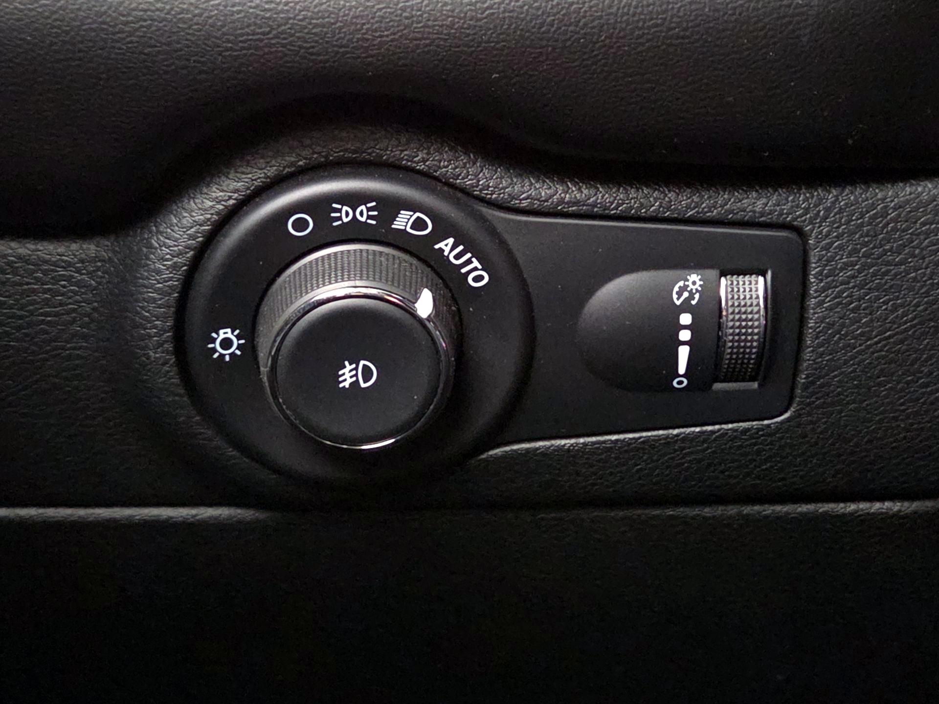 Thumbnail: 2022 Dodge Durango - 13