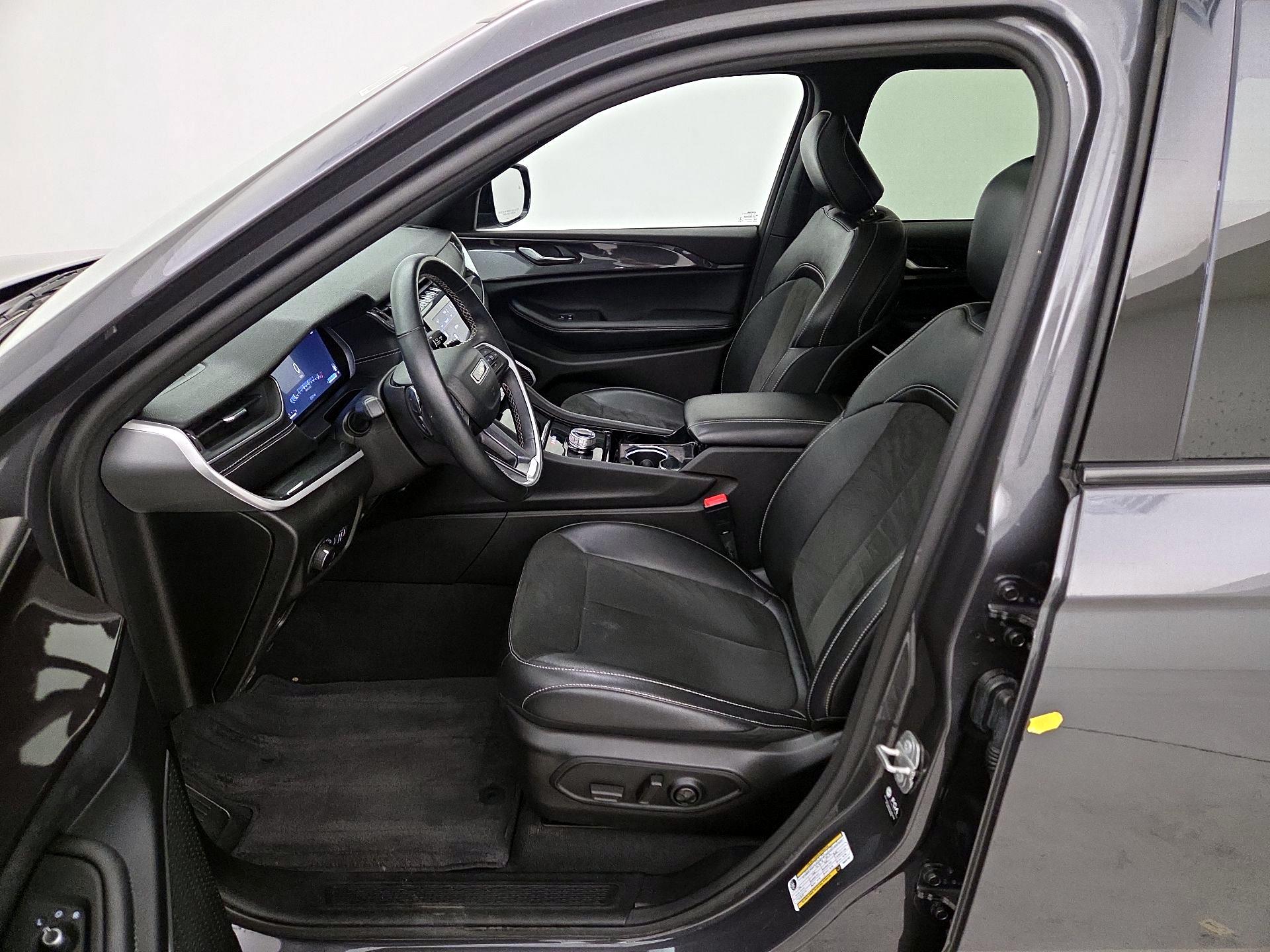 Thumbnail: 2022 Jeep Grand Cherokee - 11