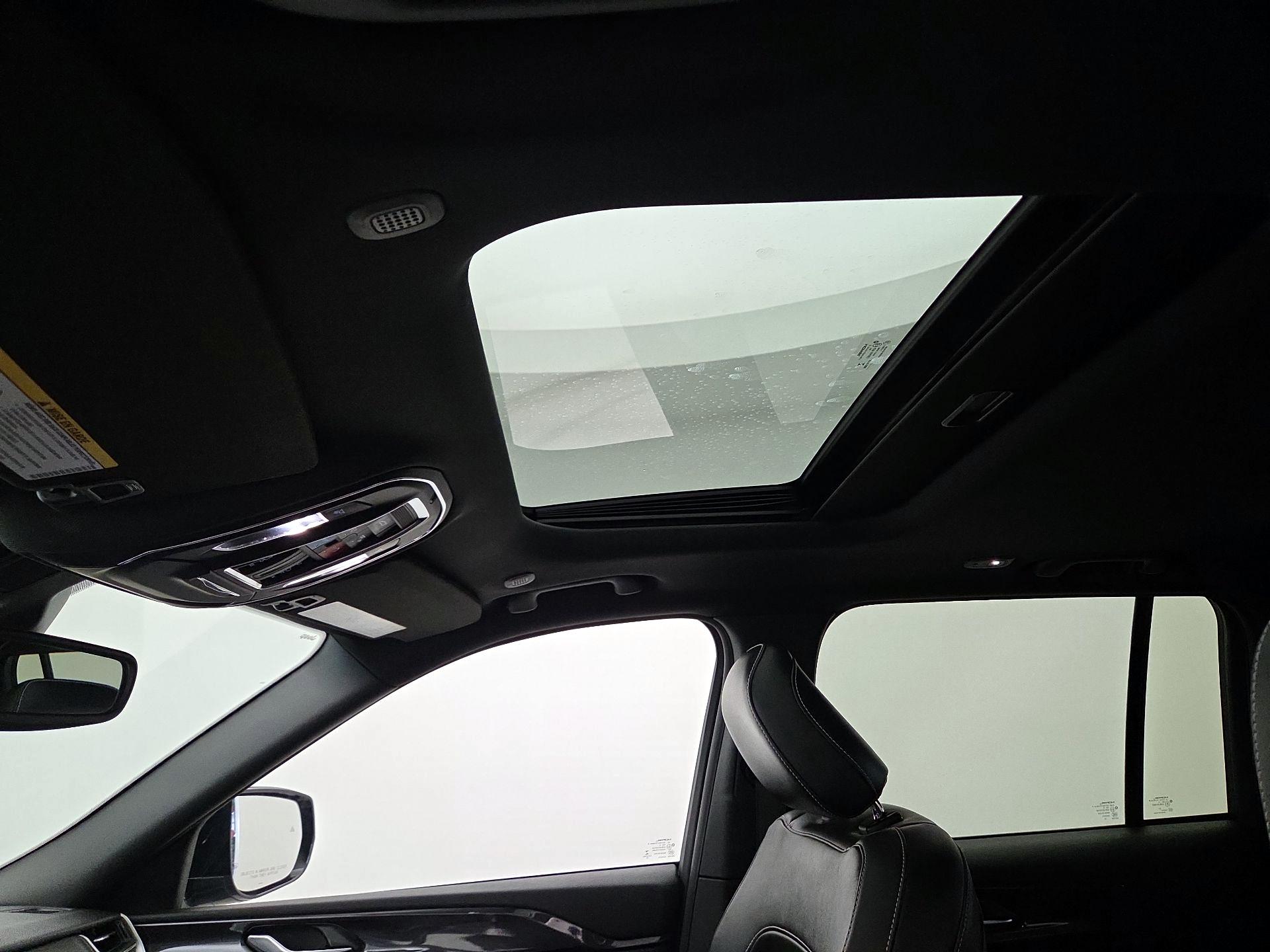 Thumbnail: 2022 Jeep Grand Cherokee - 19