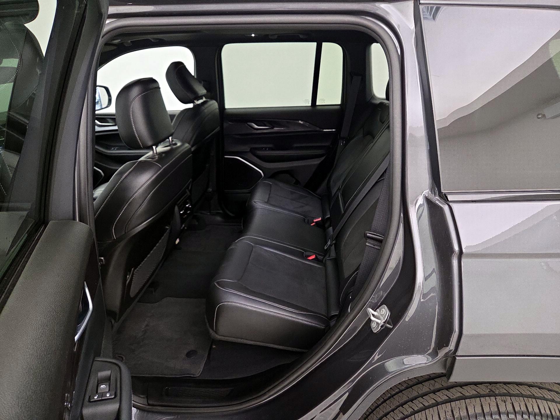 Thumbnail: 2022 Jeep Grand Cherokee - 20