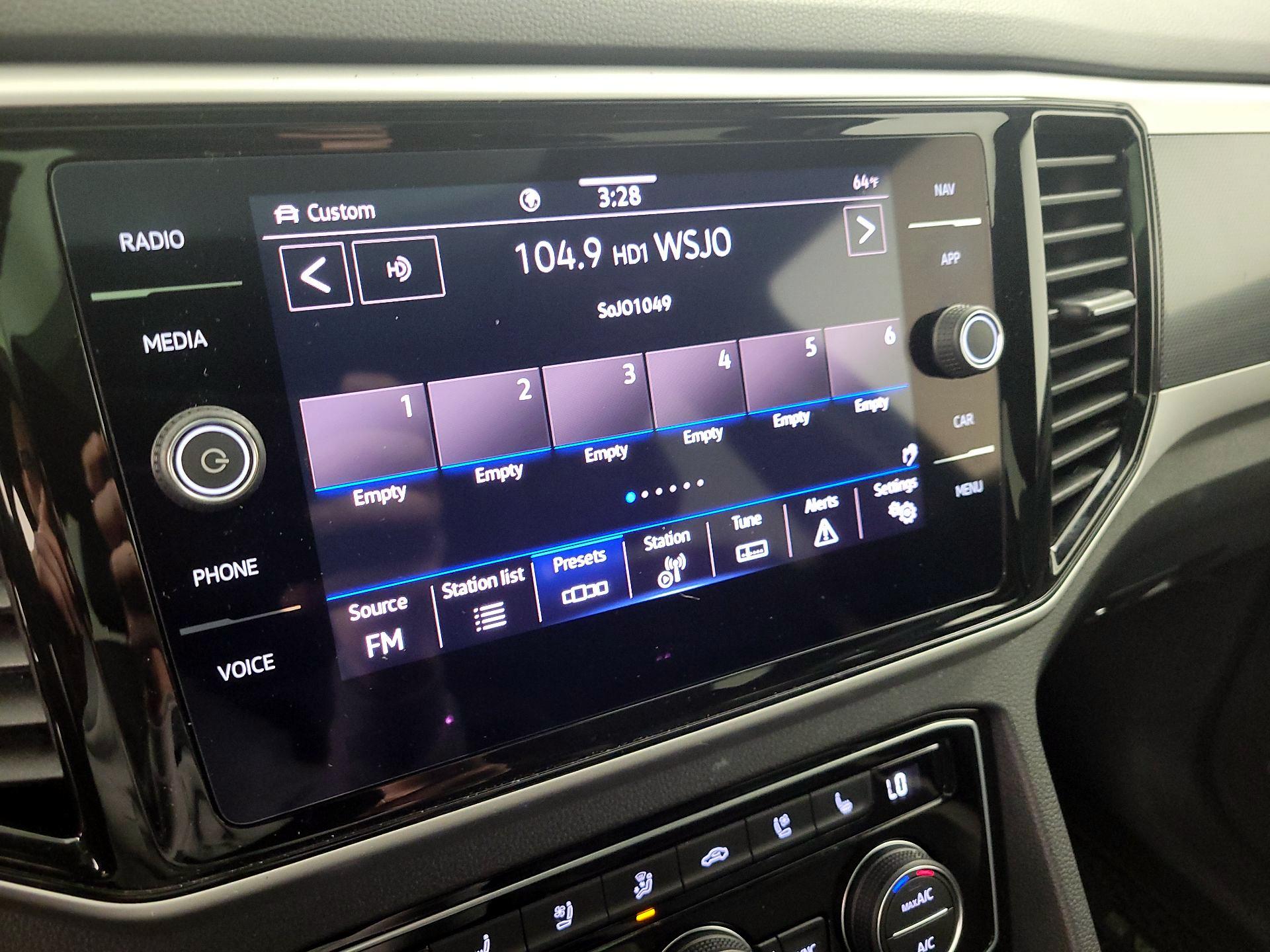 Thumbnail: 2023 Volkswagen Atlas - 16