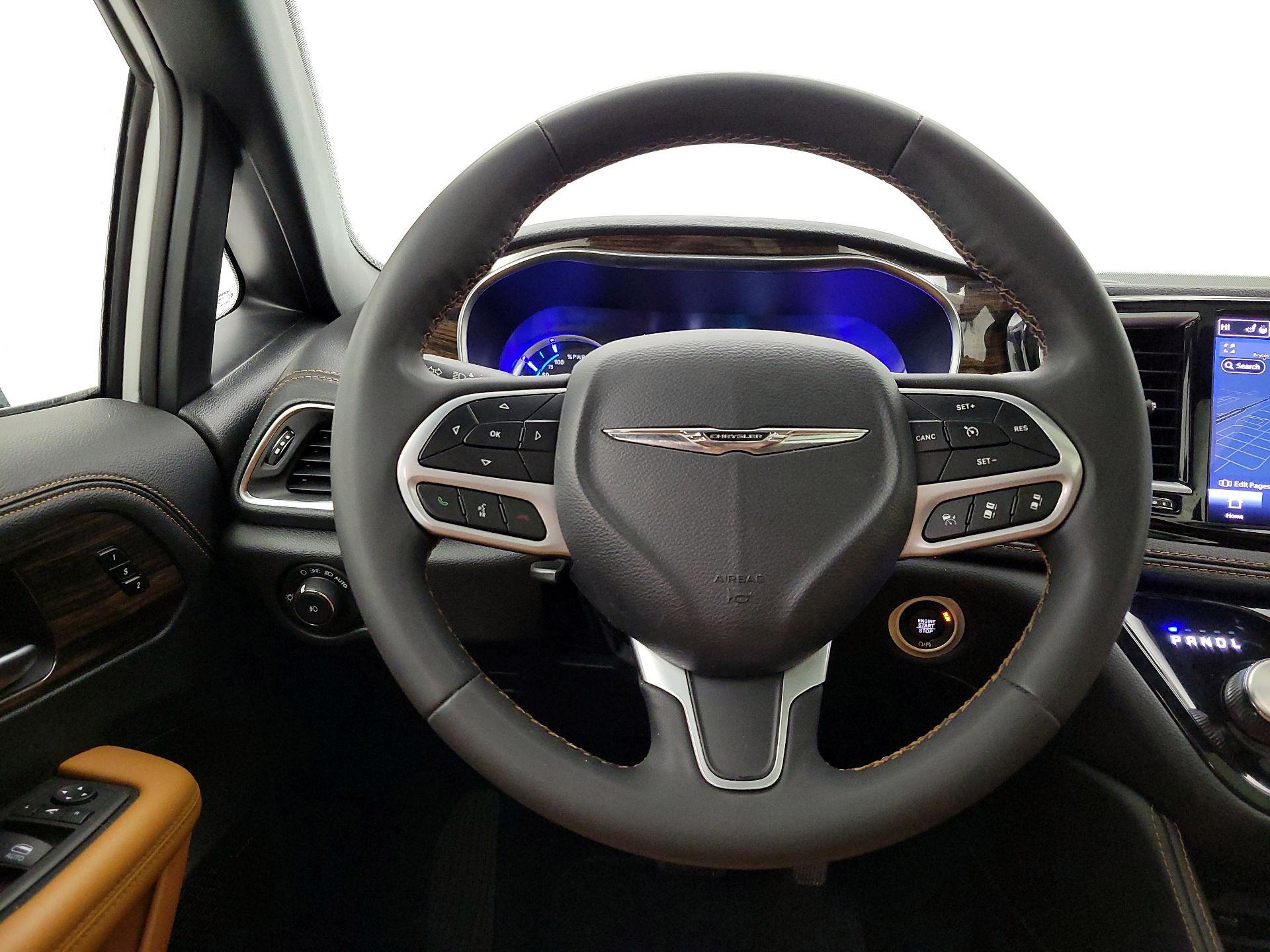 Thumbnail: 2023 Chrysler Pacifica - 10