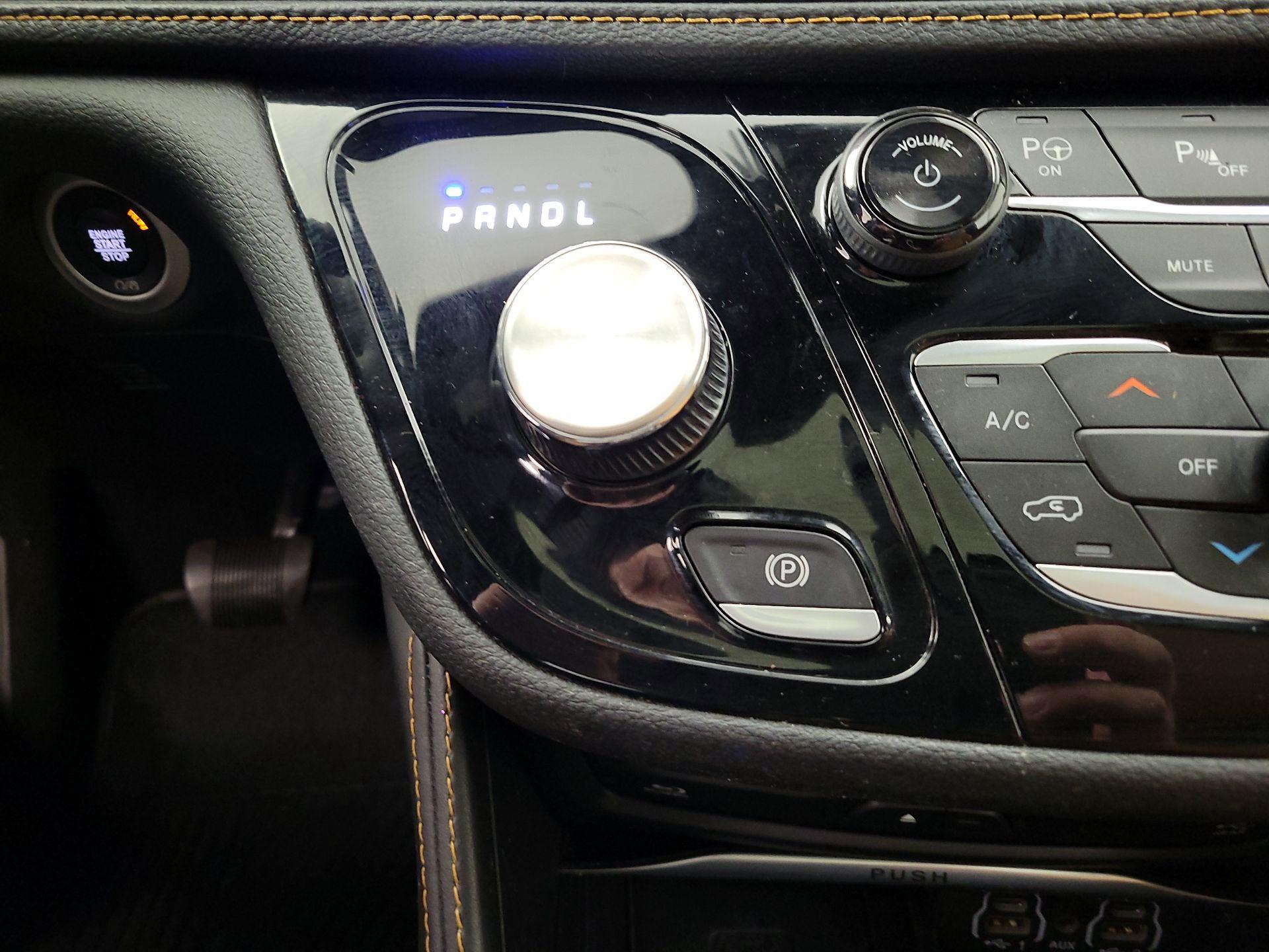 Thumbnail: 2023 Chrysler Pacifica - 18