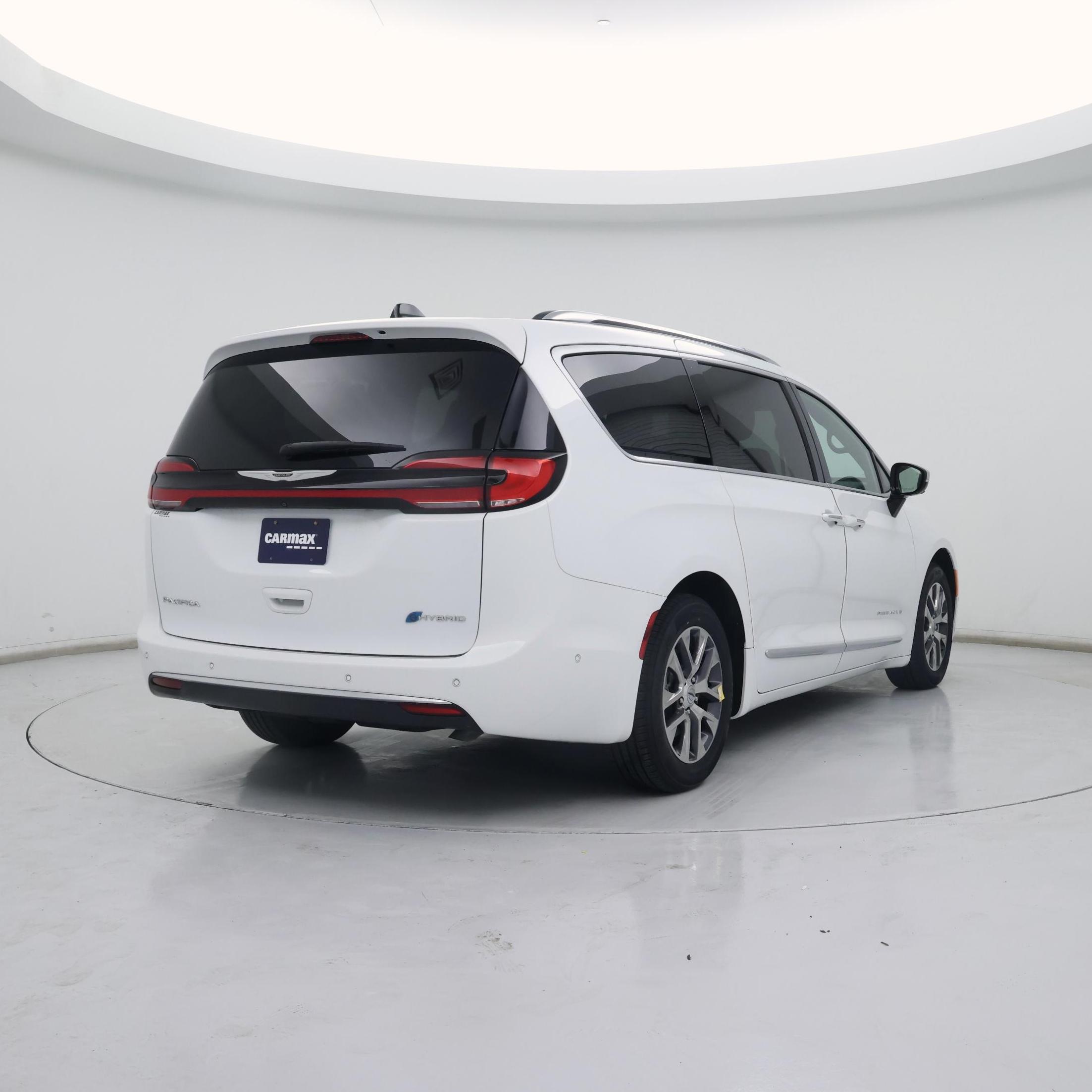 Thumbnail: 2023 Chrysler Pacifica - 8