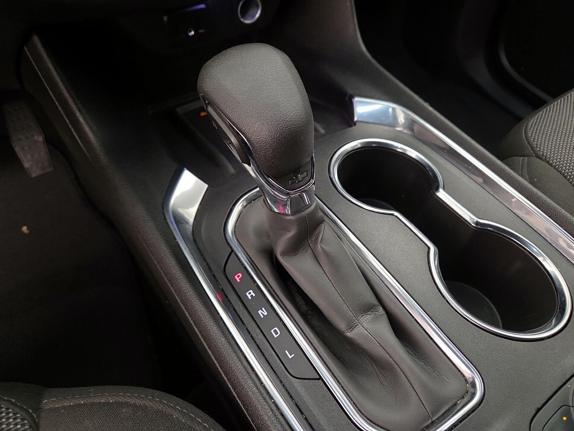 Thumbnail: 2023 Chevrolet Traverse - 16