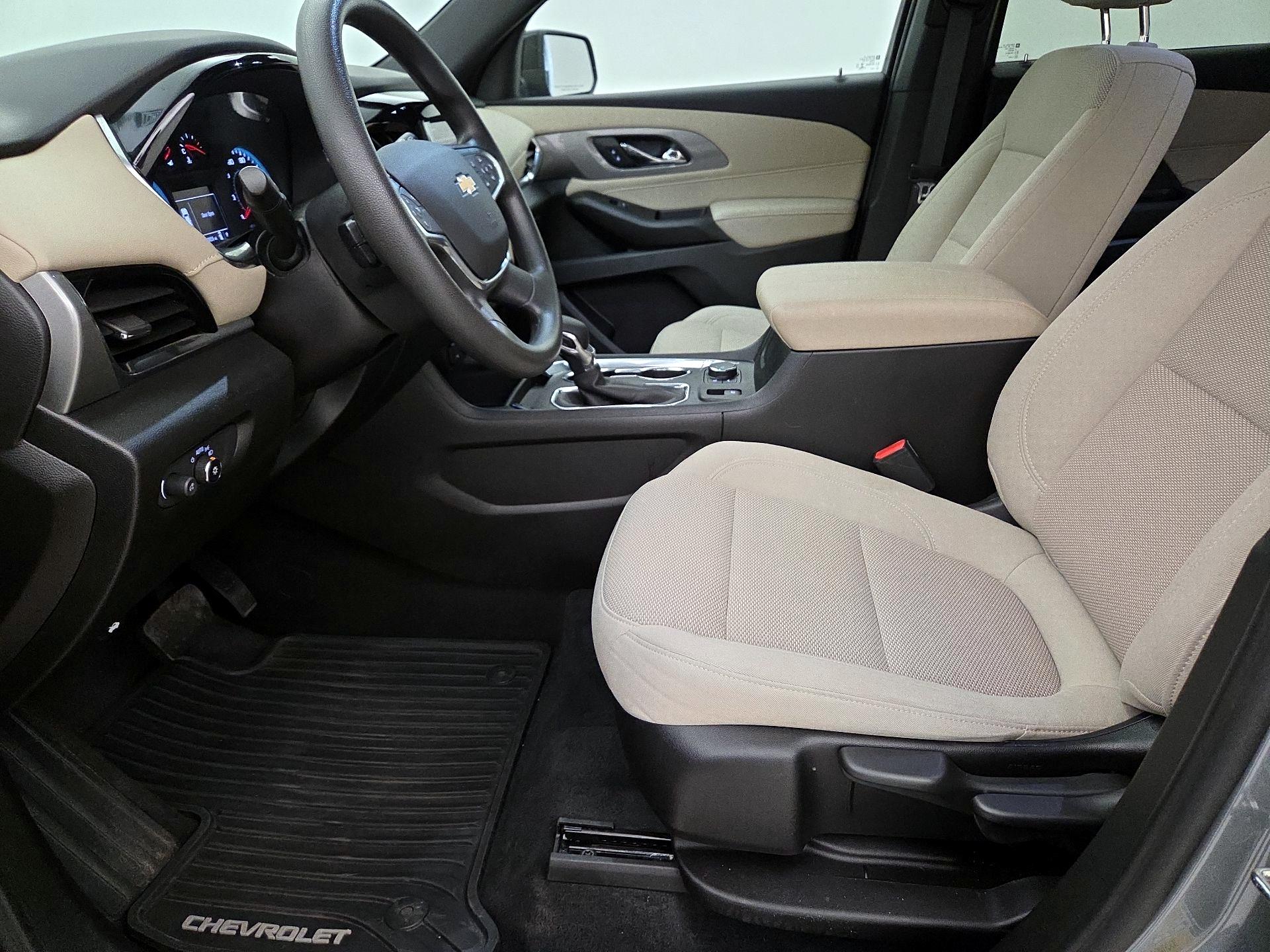 Thumbnail: 2023 Chevrolet Traverse - 11