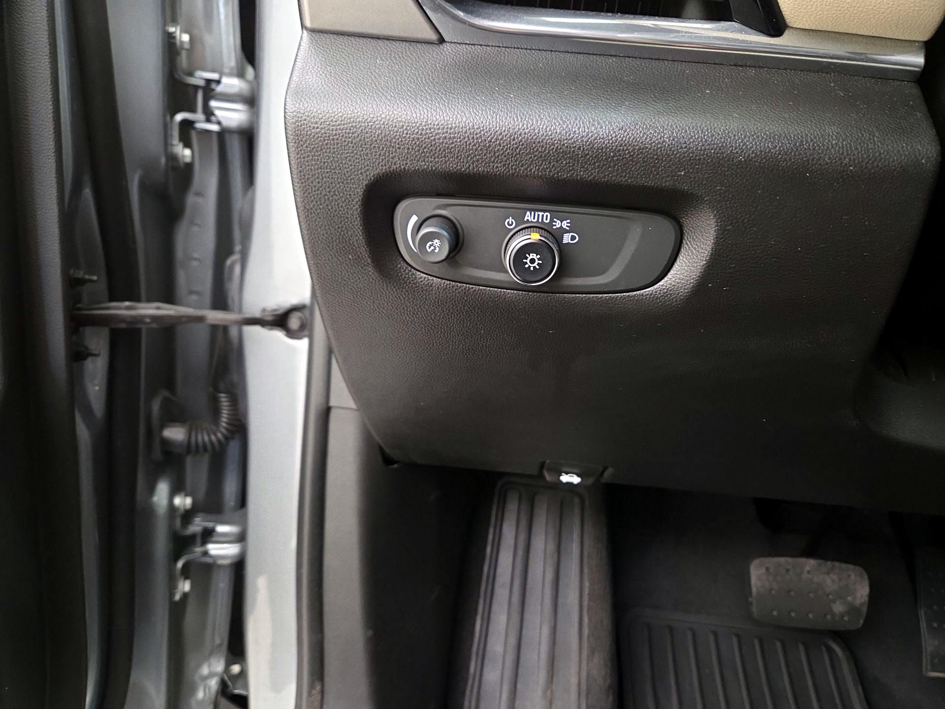 Thumbnail: 2023 Chevrolet Traverse - 13