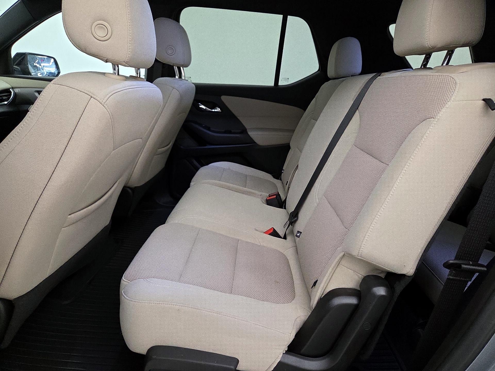 Thumbnail: 2023 Chevrolet Traverse - 19