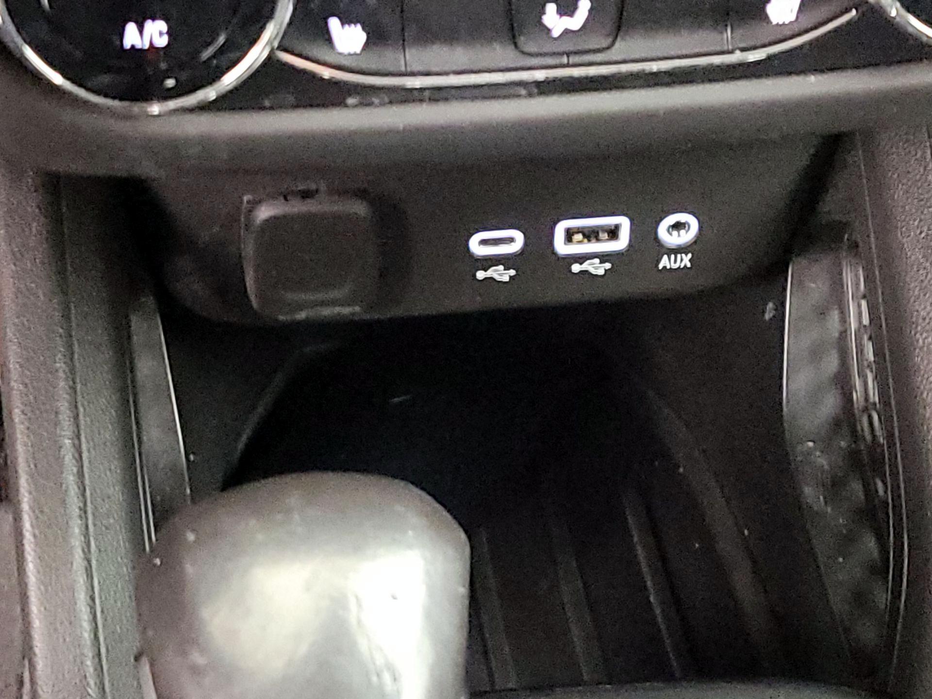 Thumbnail: 2021 Chevrolet TrailBlazer - 19