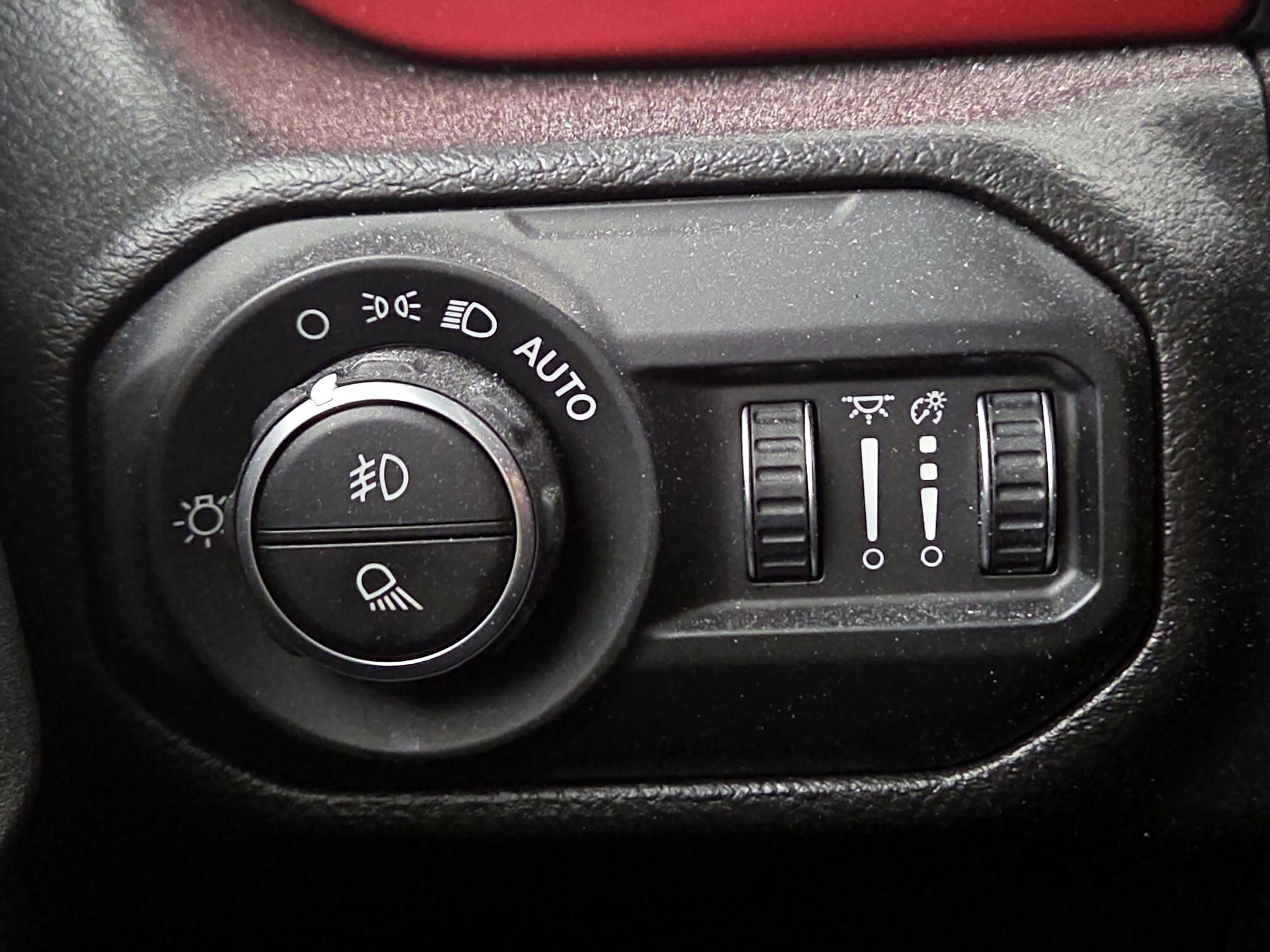 Thumbnail: 2021 Jeep Gladiator - 13