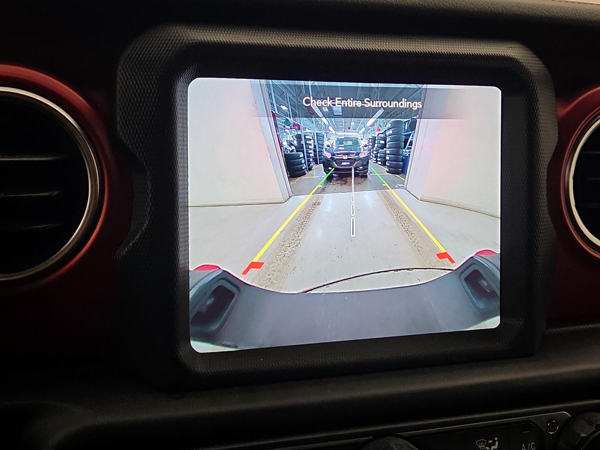 Thumbnail: 2021 Jeep Gladiator - 15