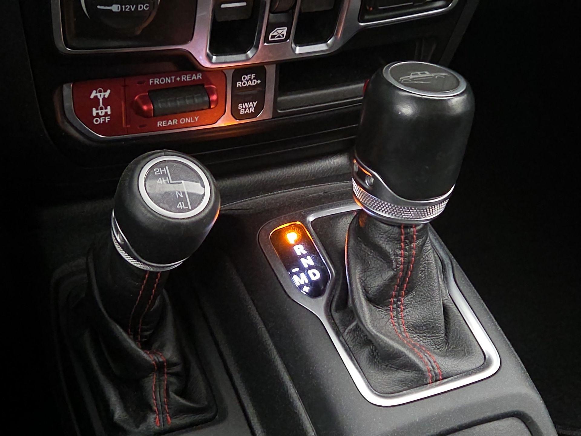 Thumbnail: 2021 Jeep Gladiator - 18