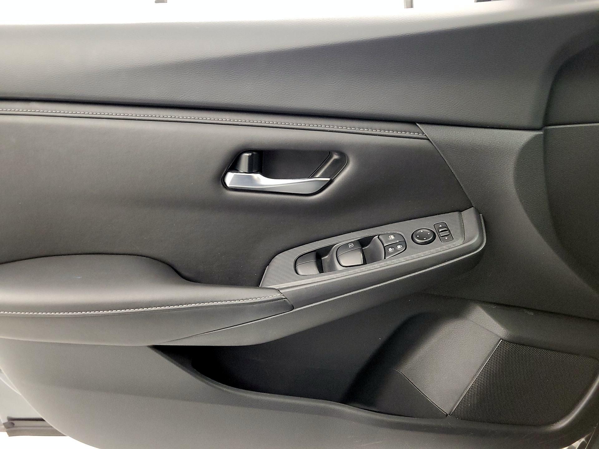 Thumbnail: 2023 Nissan Sentra - 12