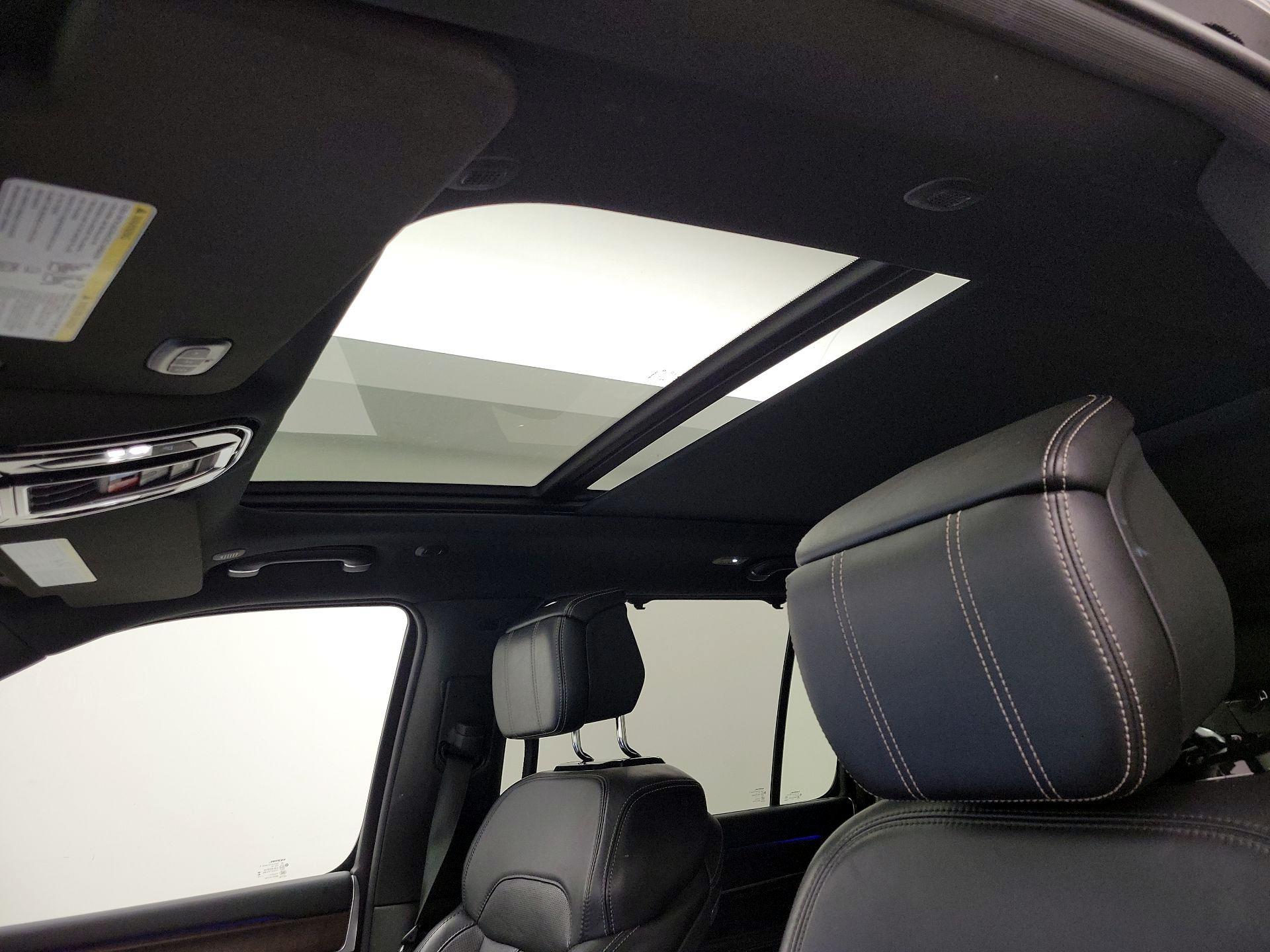 Thumbnail: 2024 Jeep Grand Wagoneer L - 20