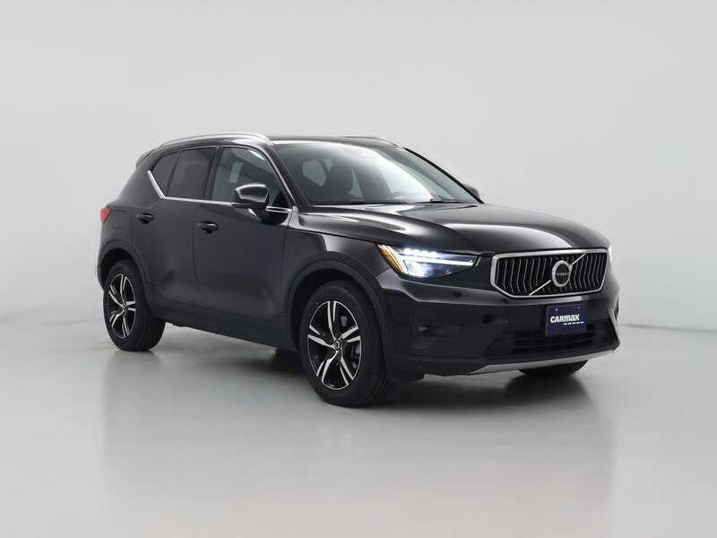 2023 Volvo XC40 B5 Plus Bright Theme