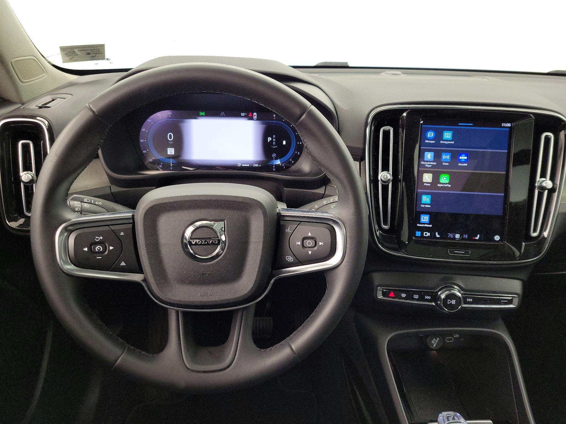 Thumbnail: 2023 Volvo XC40 - 10