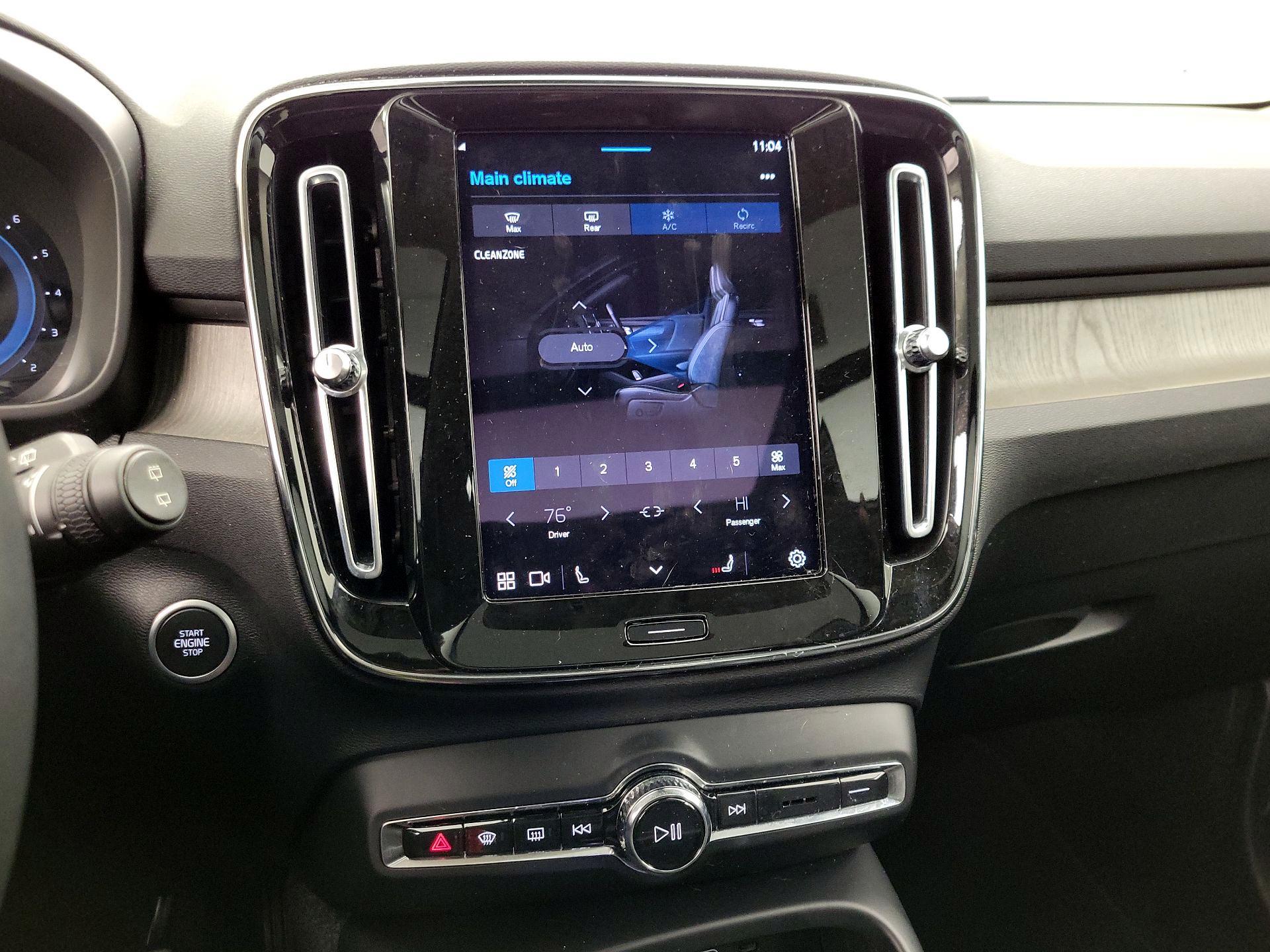 Thumbnail: 2023 Volvo XC40 - 16