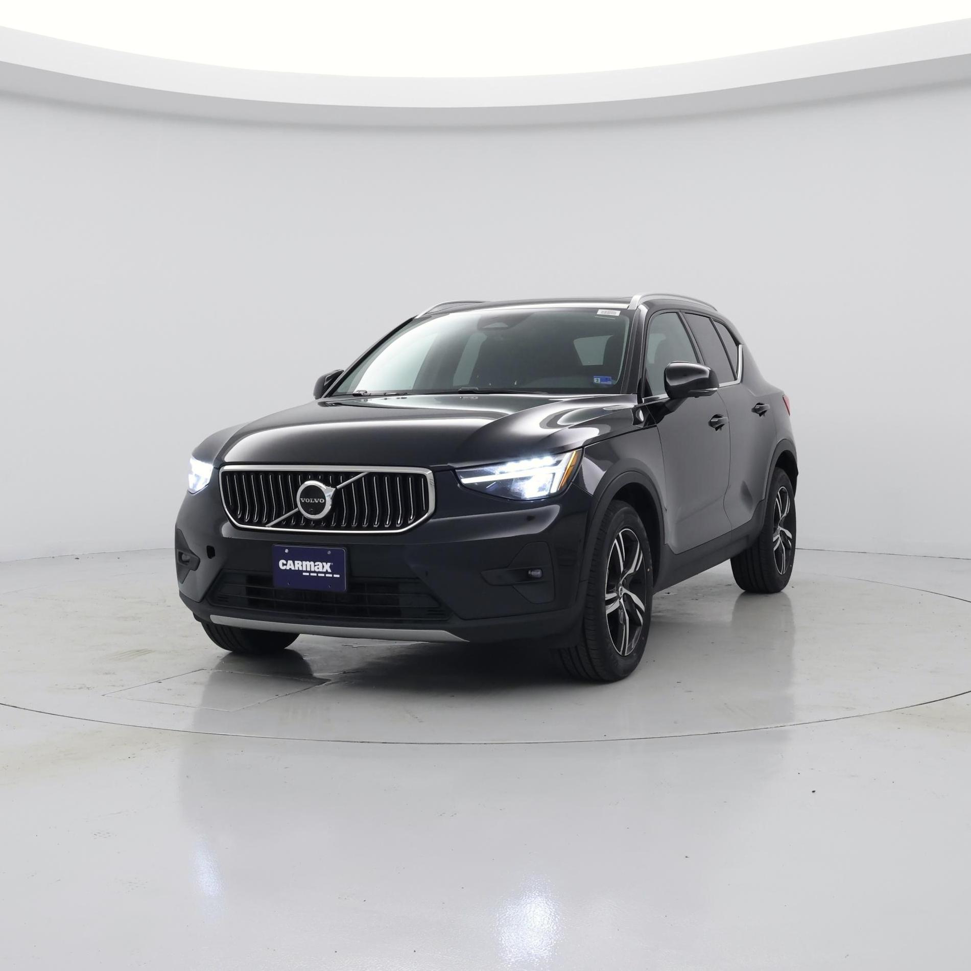 Thumbnail: 2023 Volvo XC40 - 4