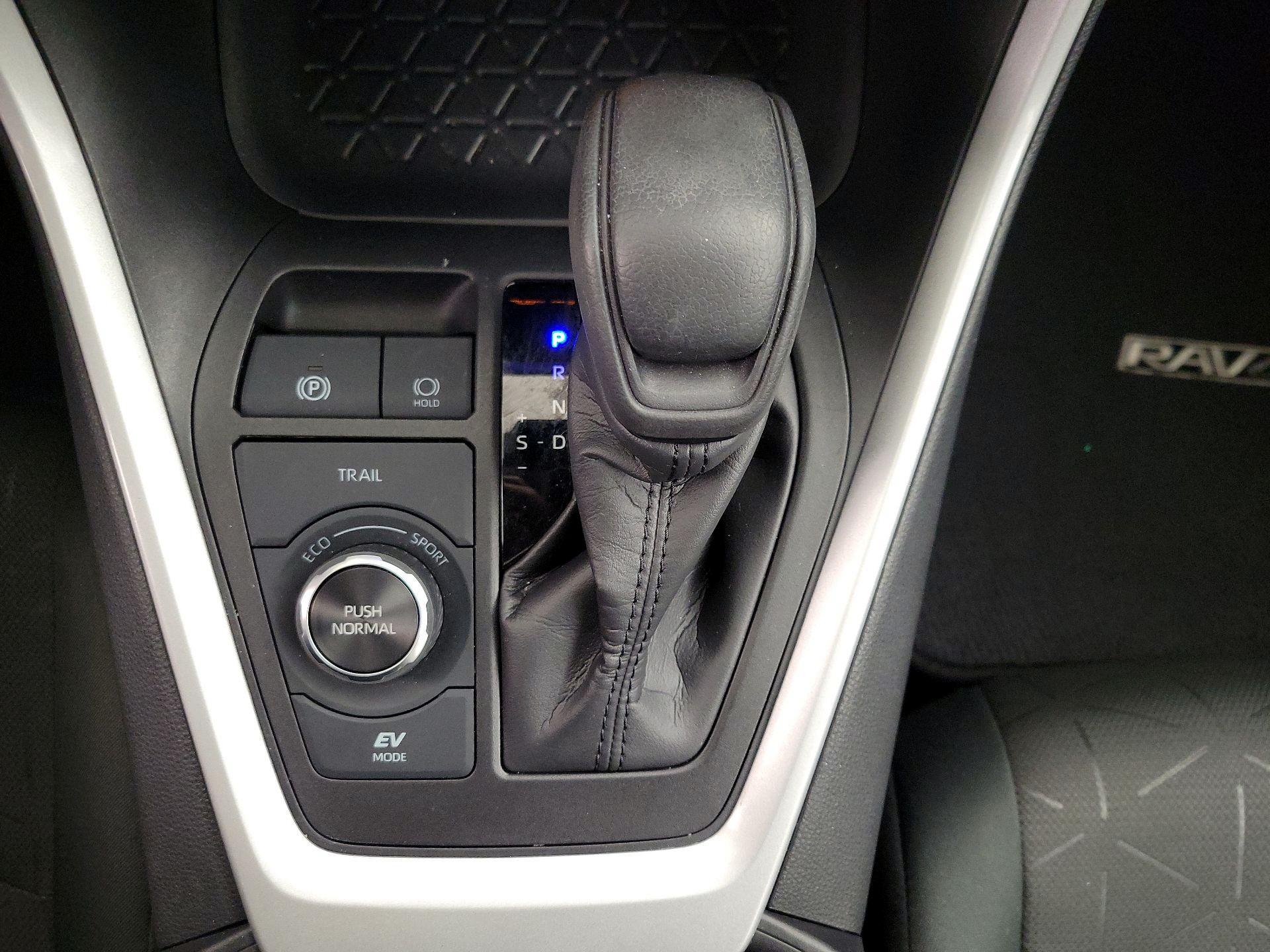 Thumbnail: 2024 Toyota RAV4 - 17