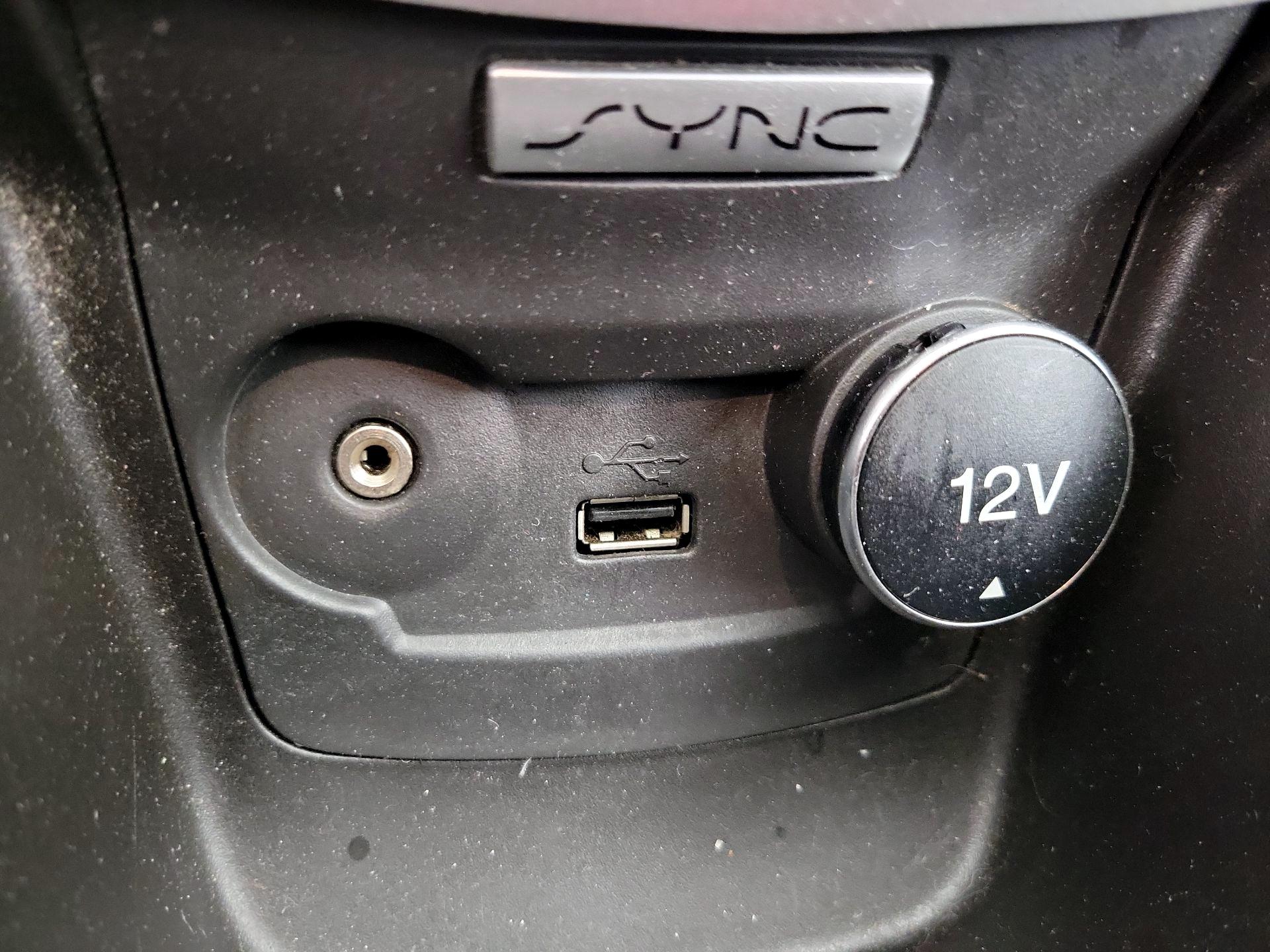 Thumbnail: 2015 Ford Fiesta - 17