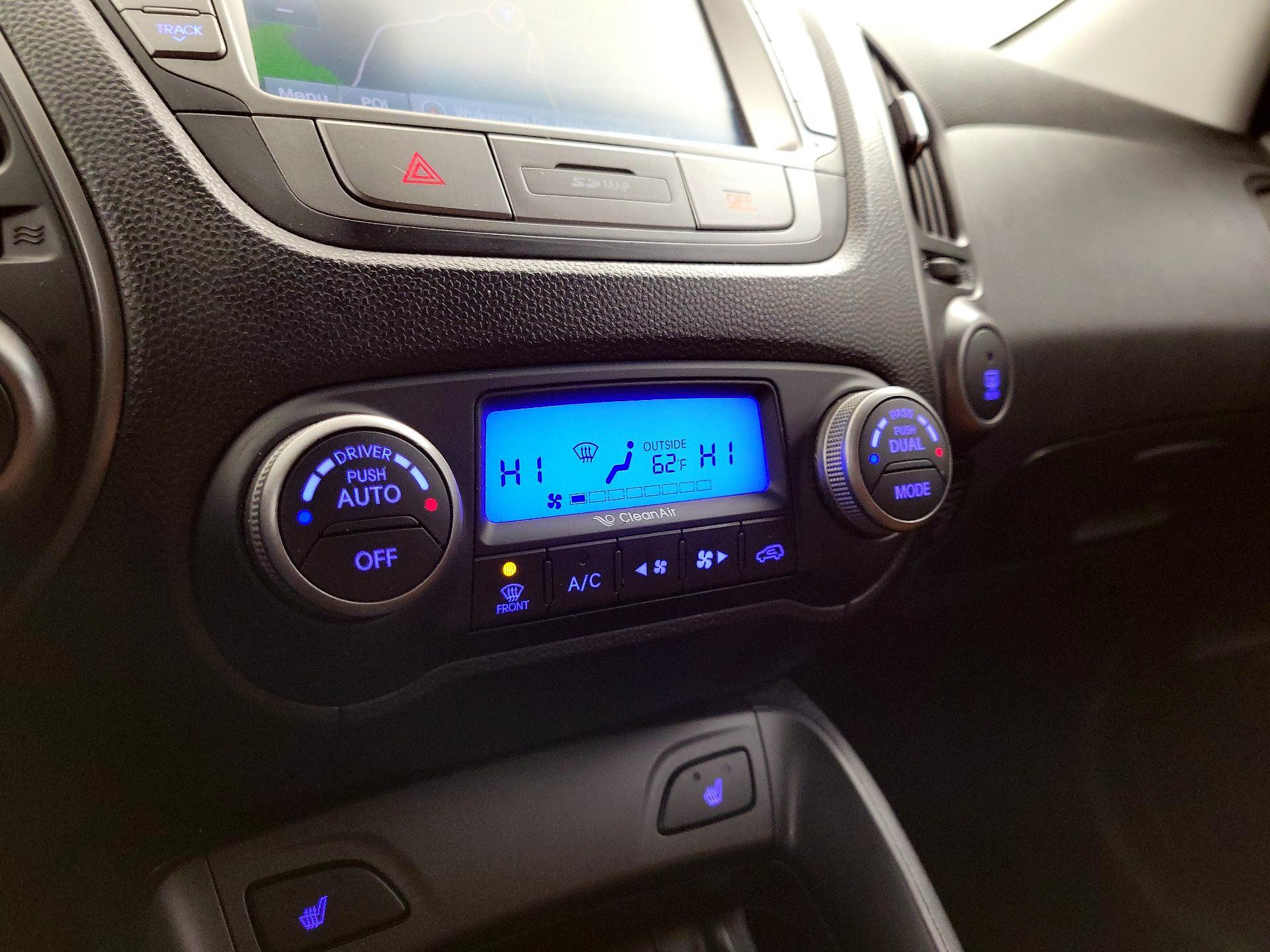 Thumbnail: 2015 Hyundai Tucson - 17