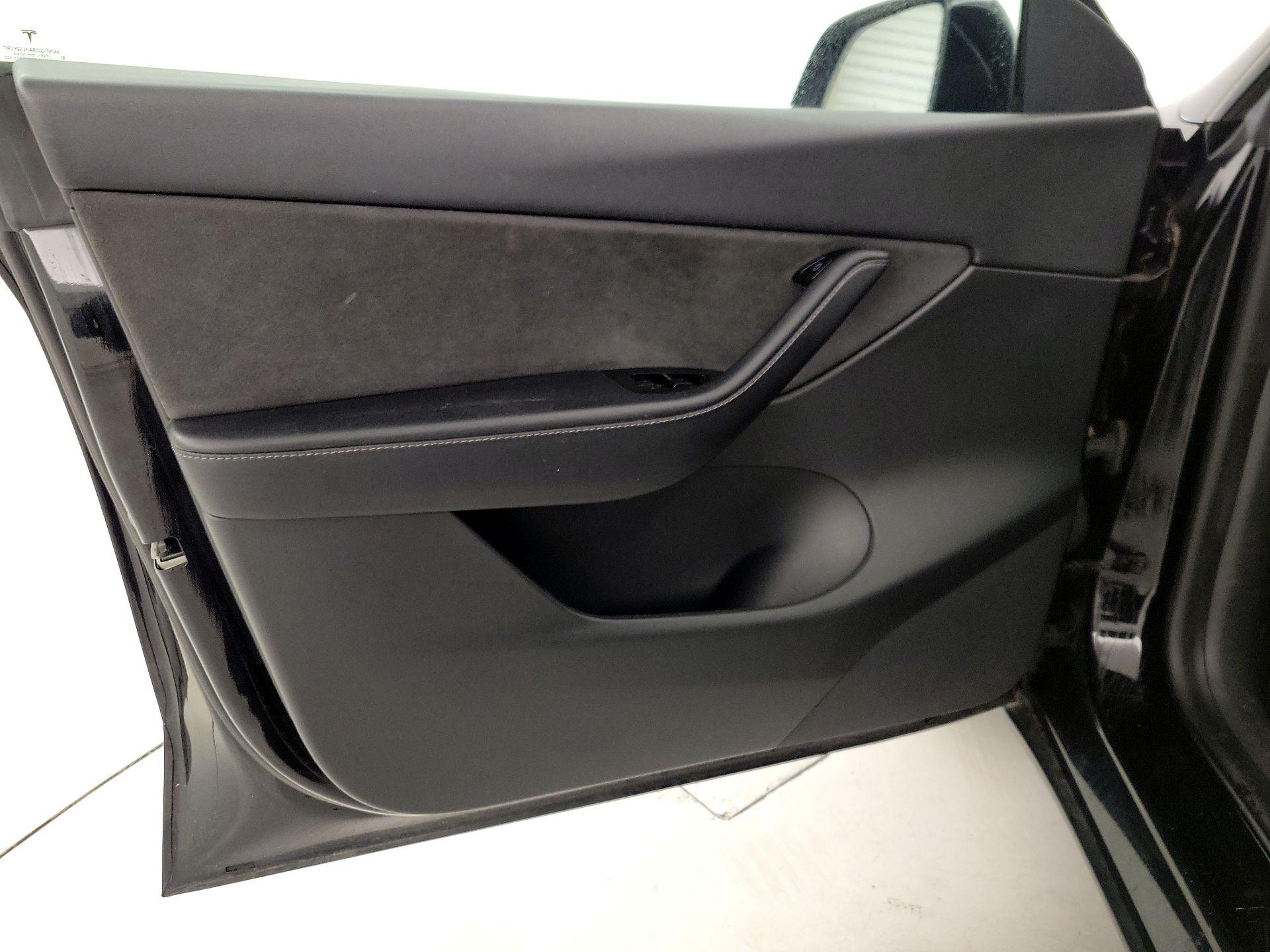 Thumbnail: 2021 Tesla Model Y - 12