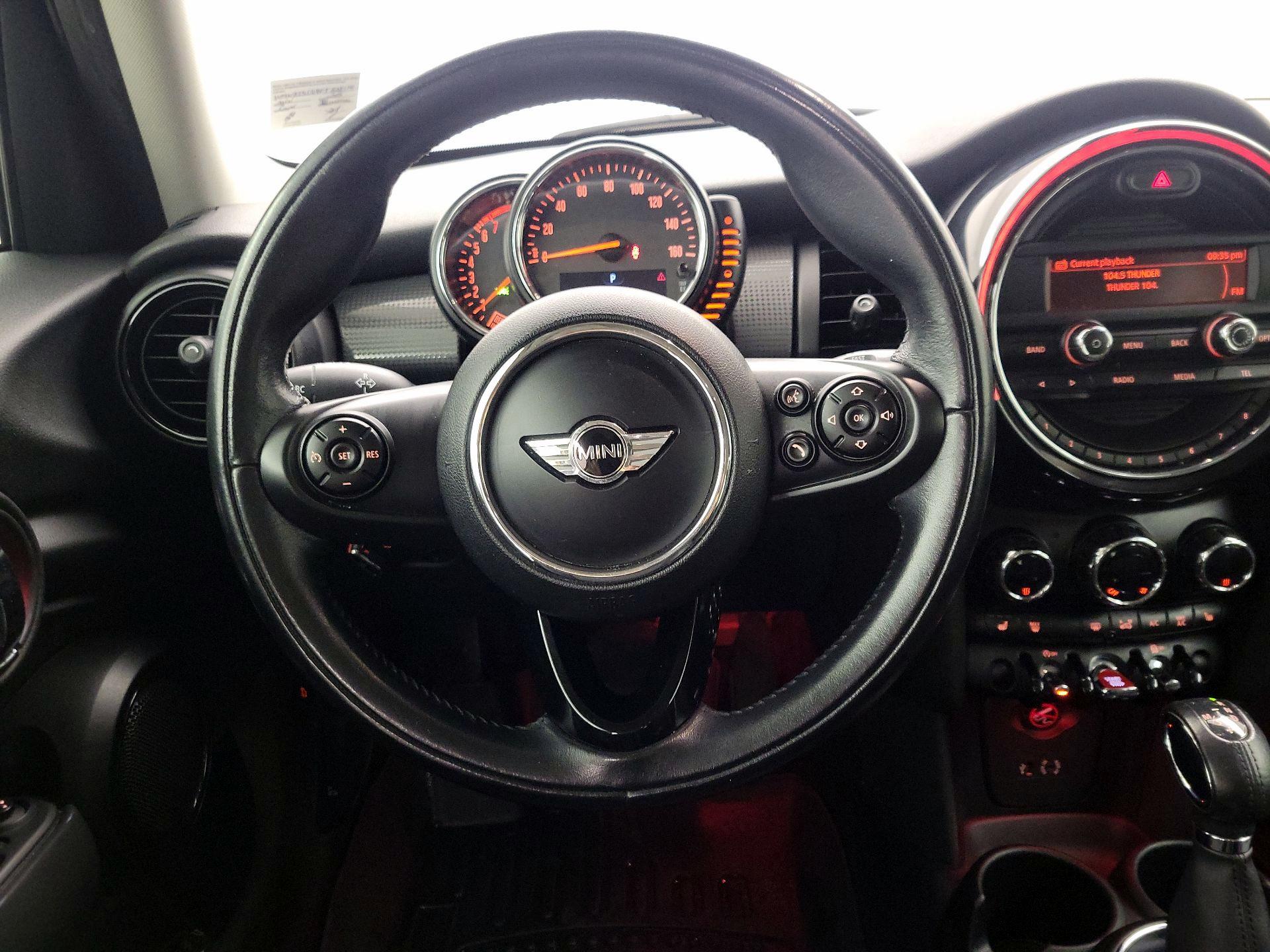 Thumbnail: 2015 MINI Cooper Hardtop - 10