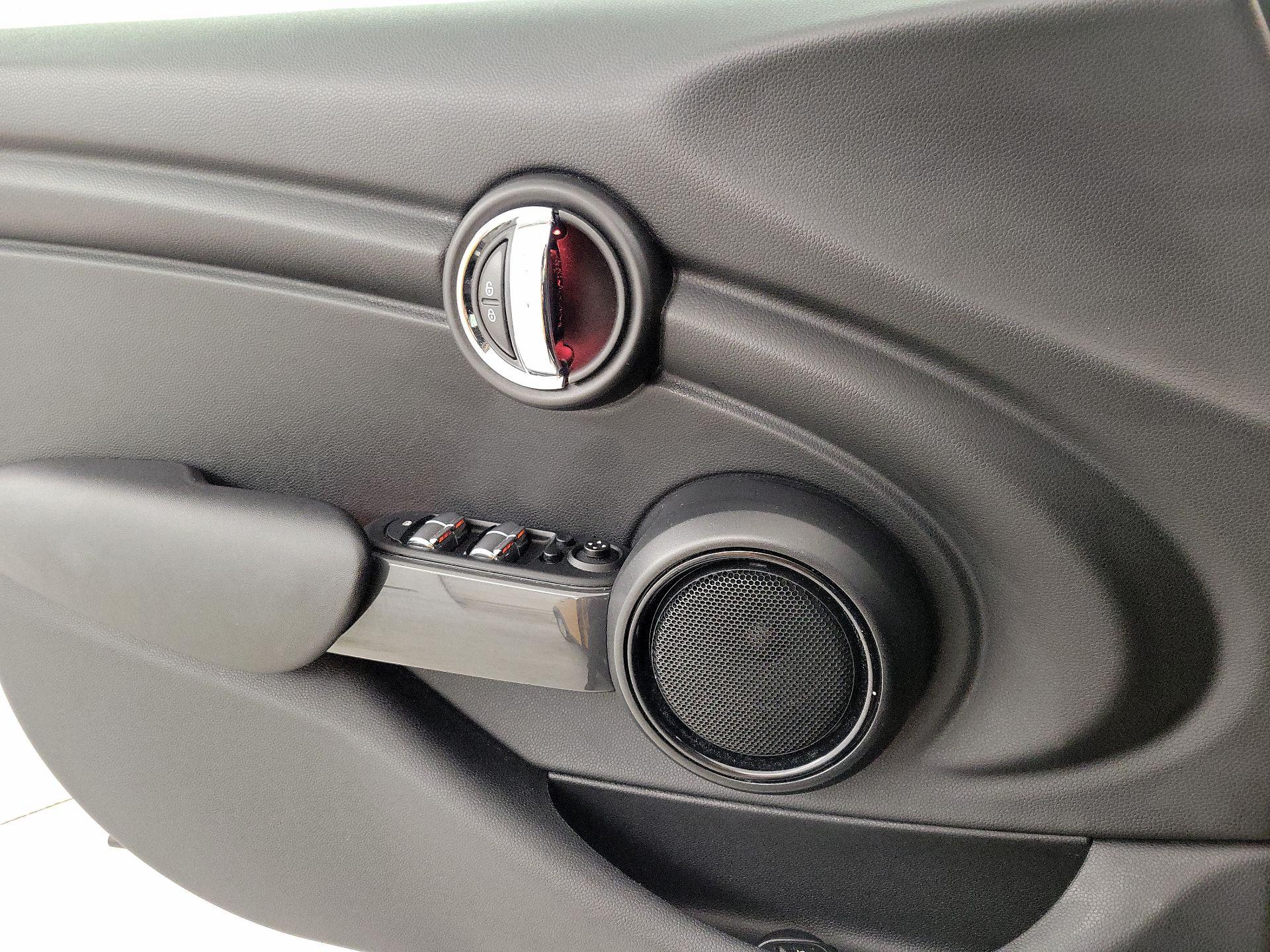 Thumbnail: 2015 MINI Cooper Hardtop - 12