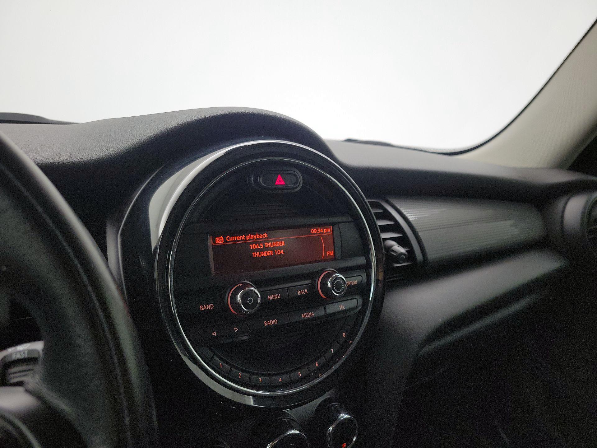 Thumbnail: 2015 MINI Cooper Hardtop - 14