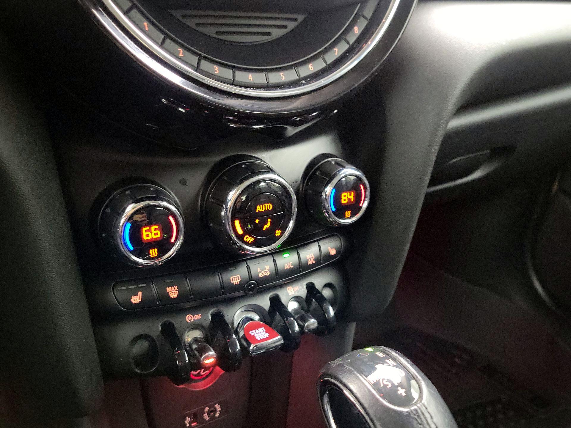 Thumbnail: 2015 MINI Cooper Hardtop - 15