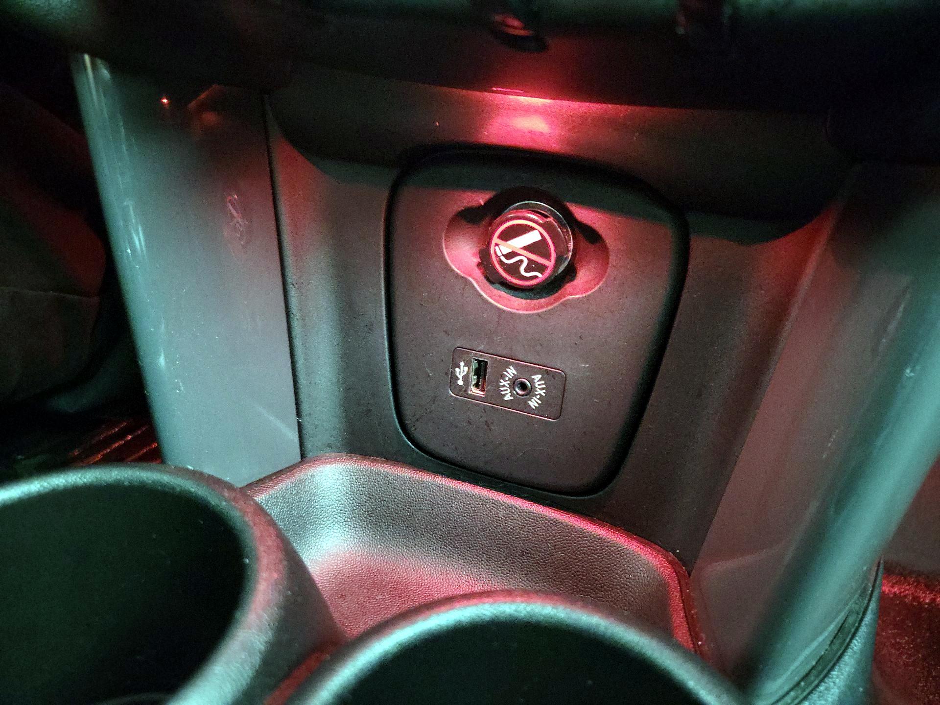 Thumbnail: 2015 MINI Cooper Hardtop - 17