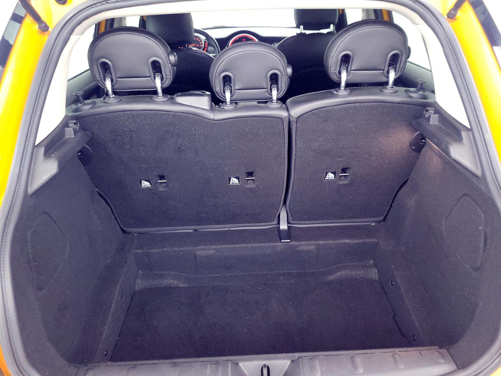 Thumbnail: 2015 MINI Cooper Hardtop - 19