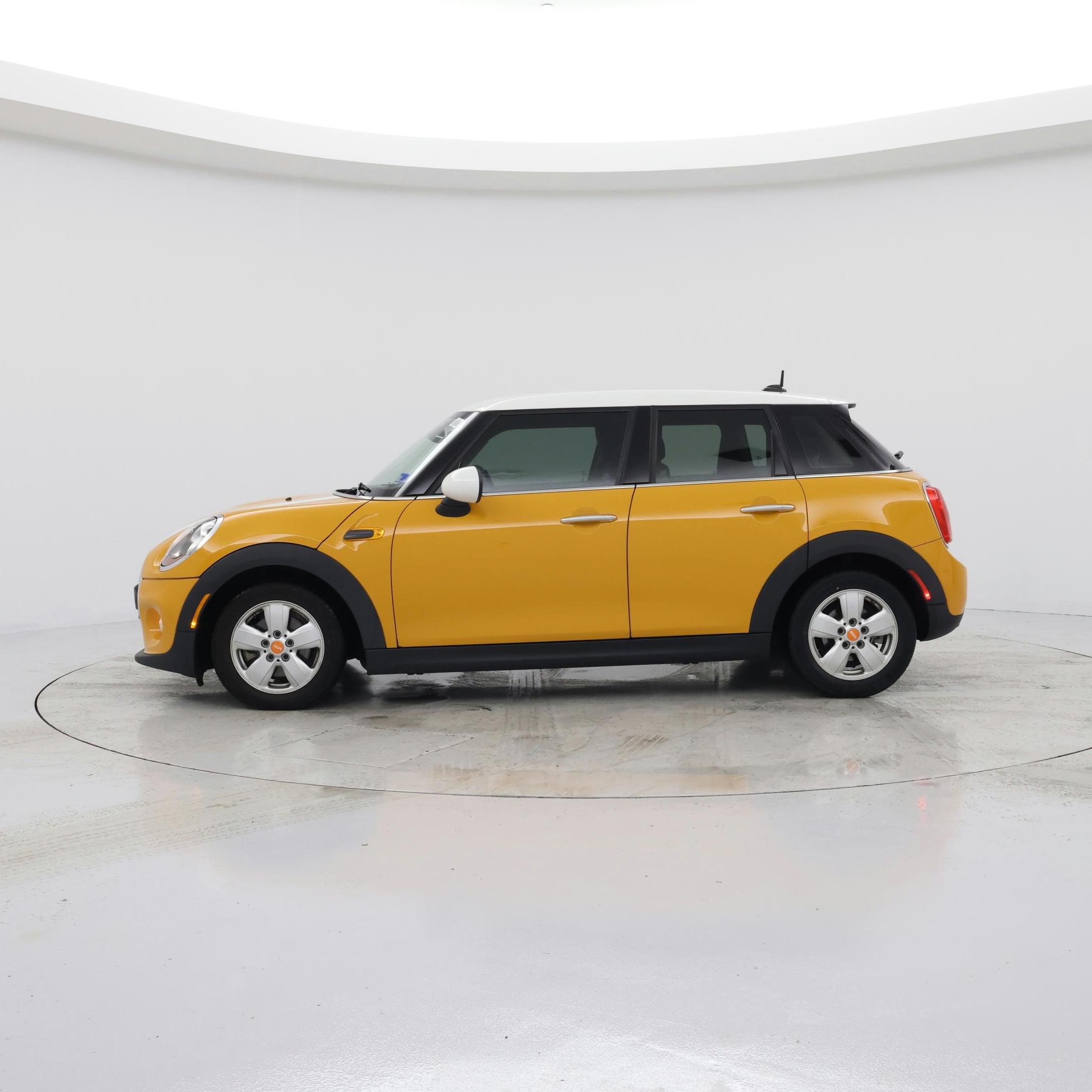 Thumbnail: 2015 MINI Cooper Hardtop - 3