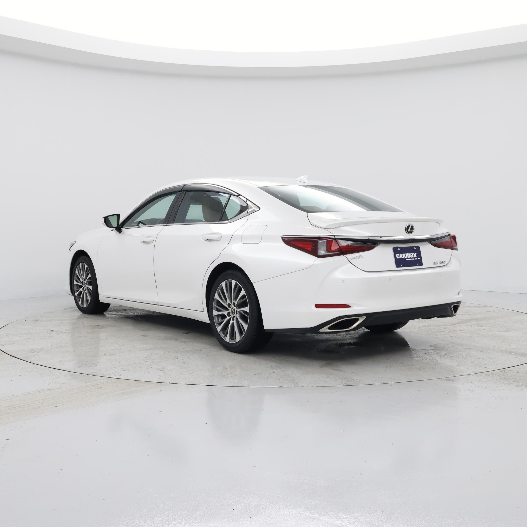 Thumbnail: 2020 Lexus ES - 2