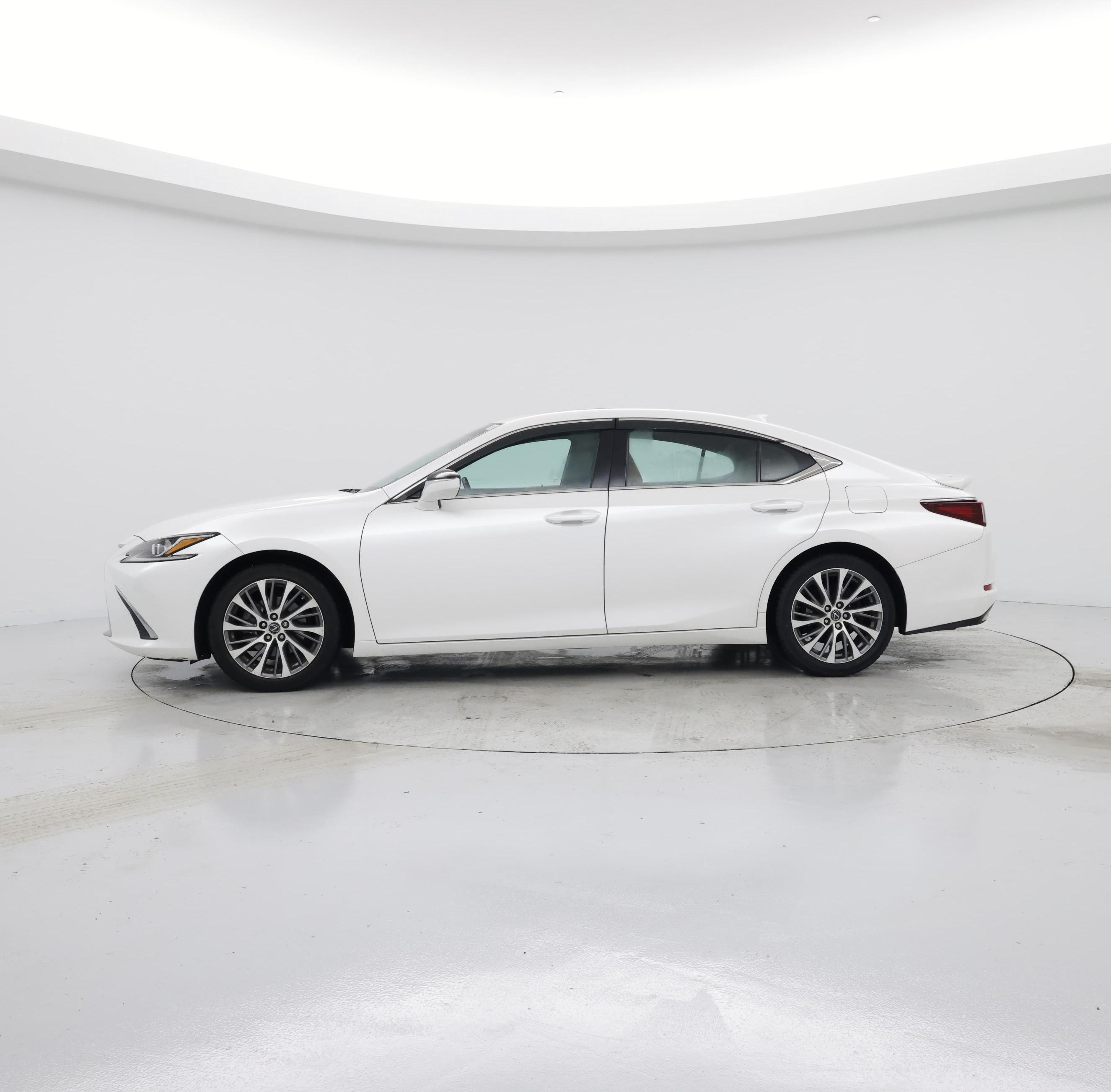 Thumbnail: 2020 Lexus ES - 3