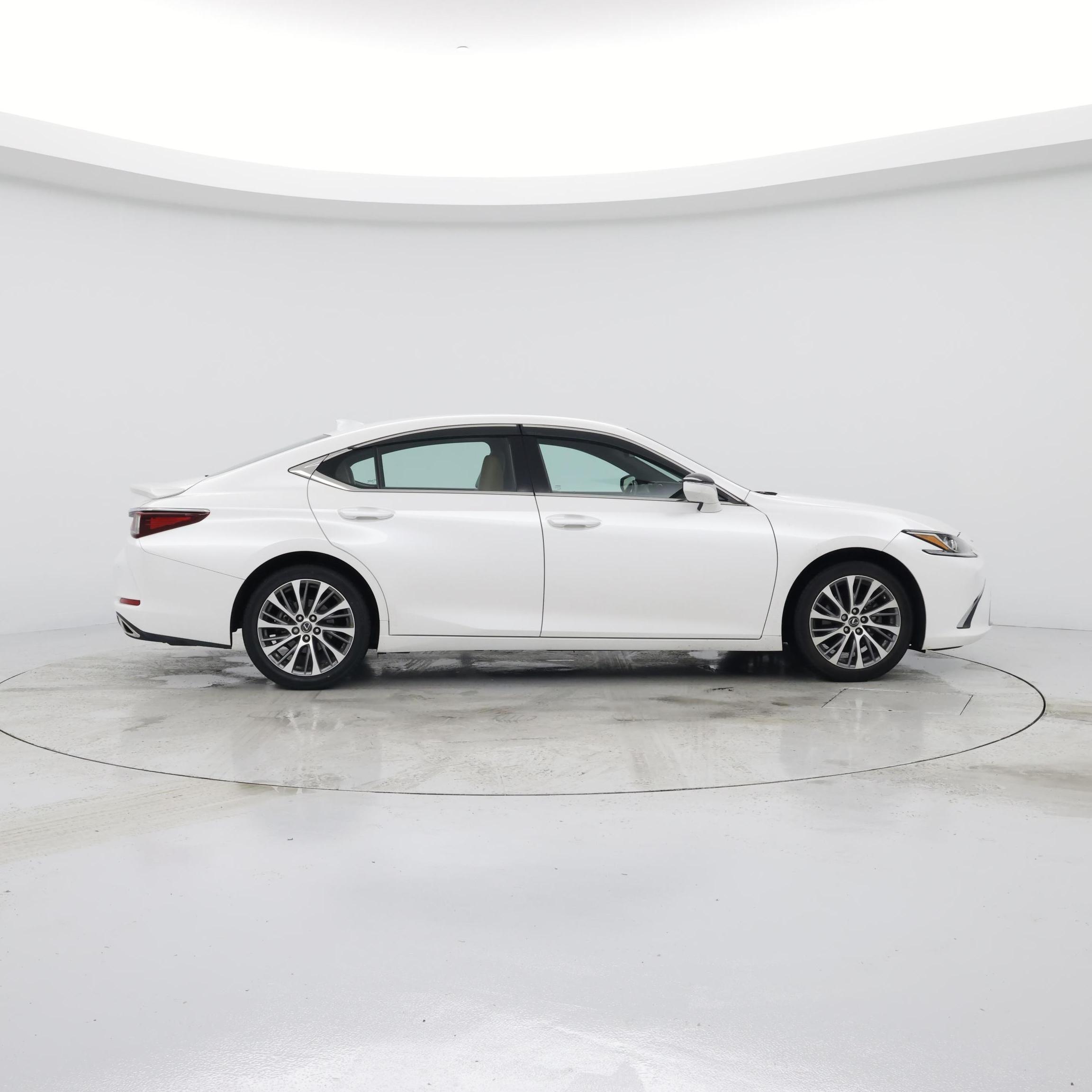 Thumbnail: 2020 Lexus ES - 7