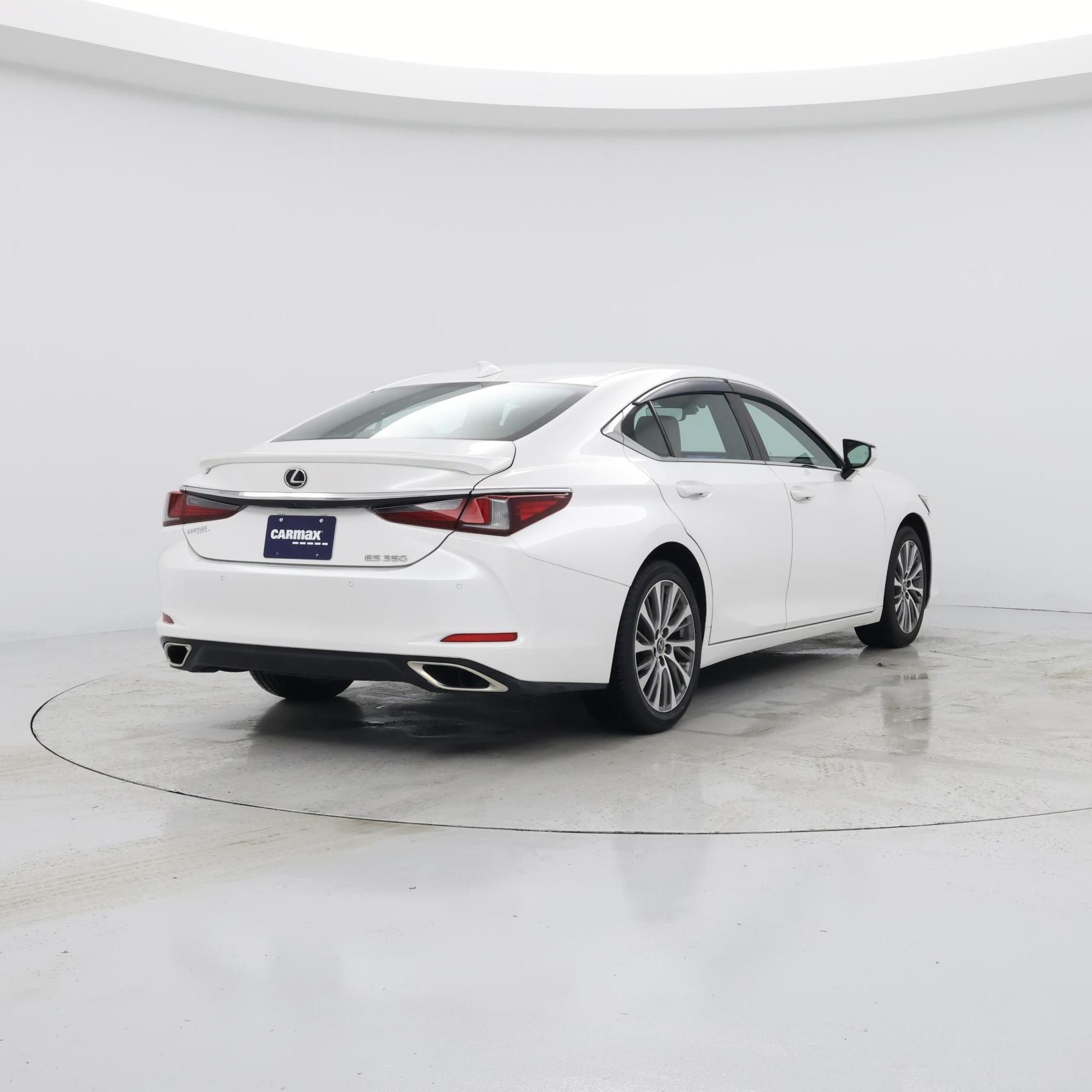 Thumbnail: 2020 Lexus ES - 8