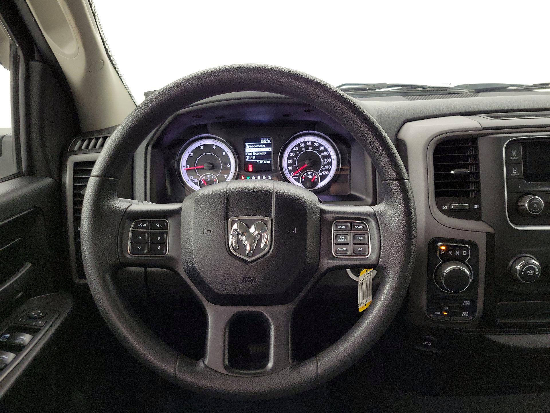 Thumbnail: 2019 RAM 1500 Classic - 10