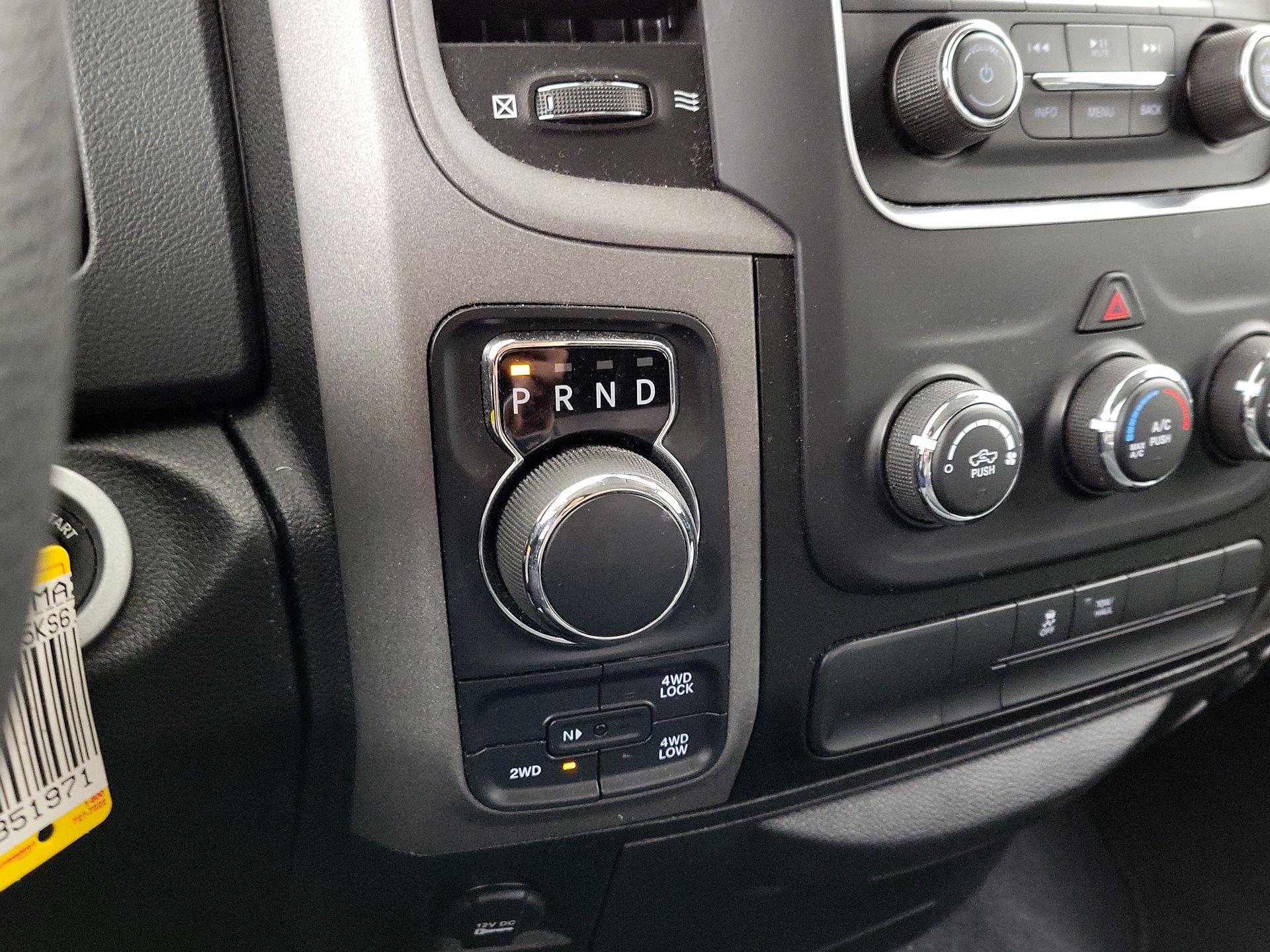 Thumbnail: 2019 RAM 1500 Classic - 17