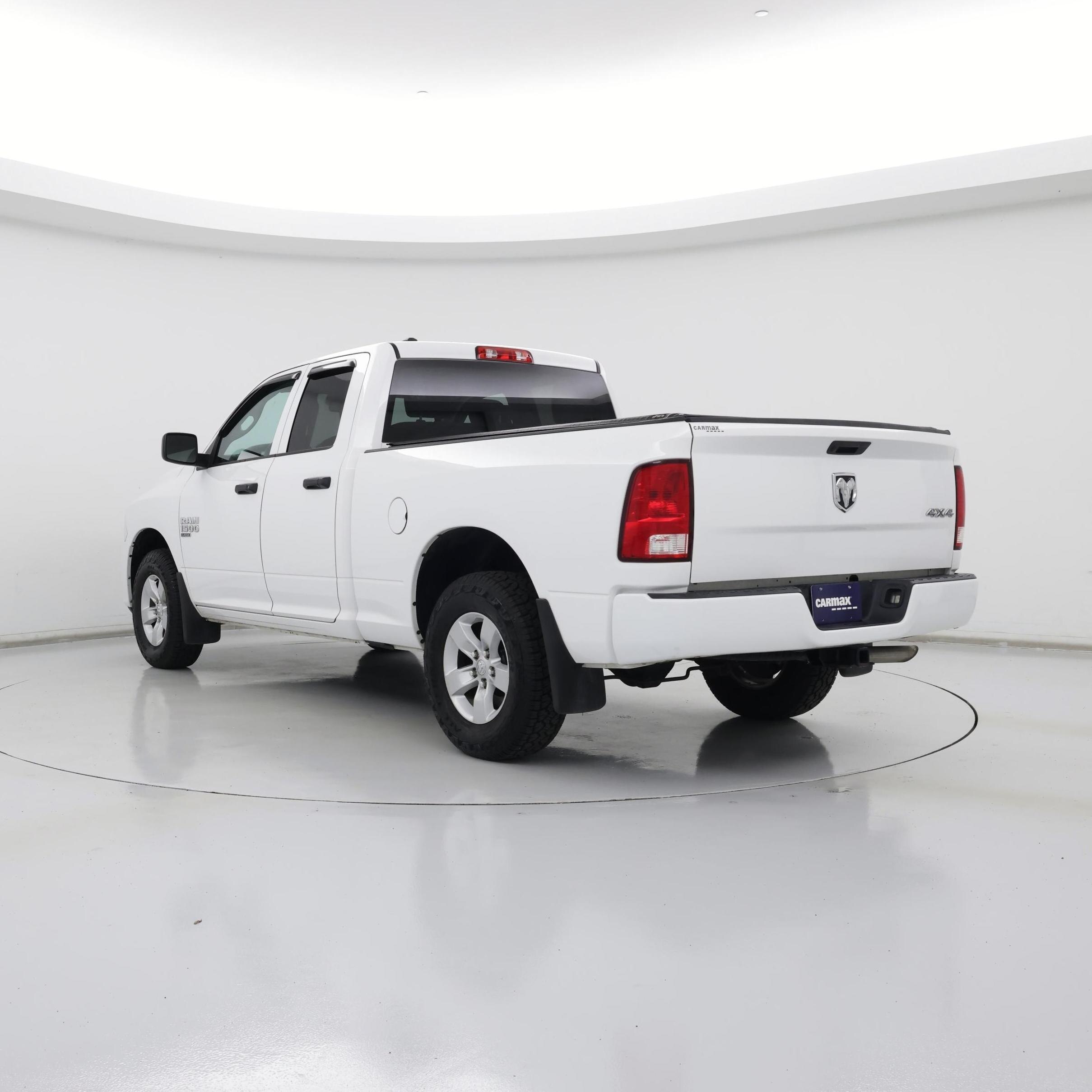 Thumbnail: 2019 RAM 1500 Classic - 2