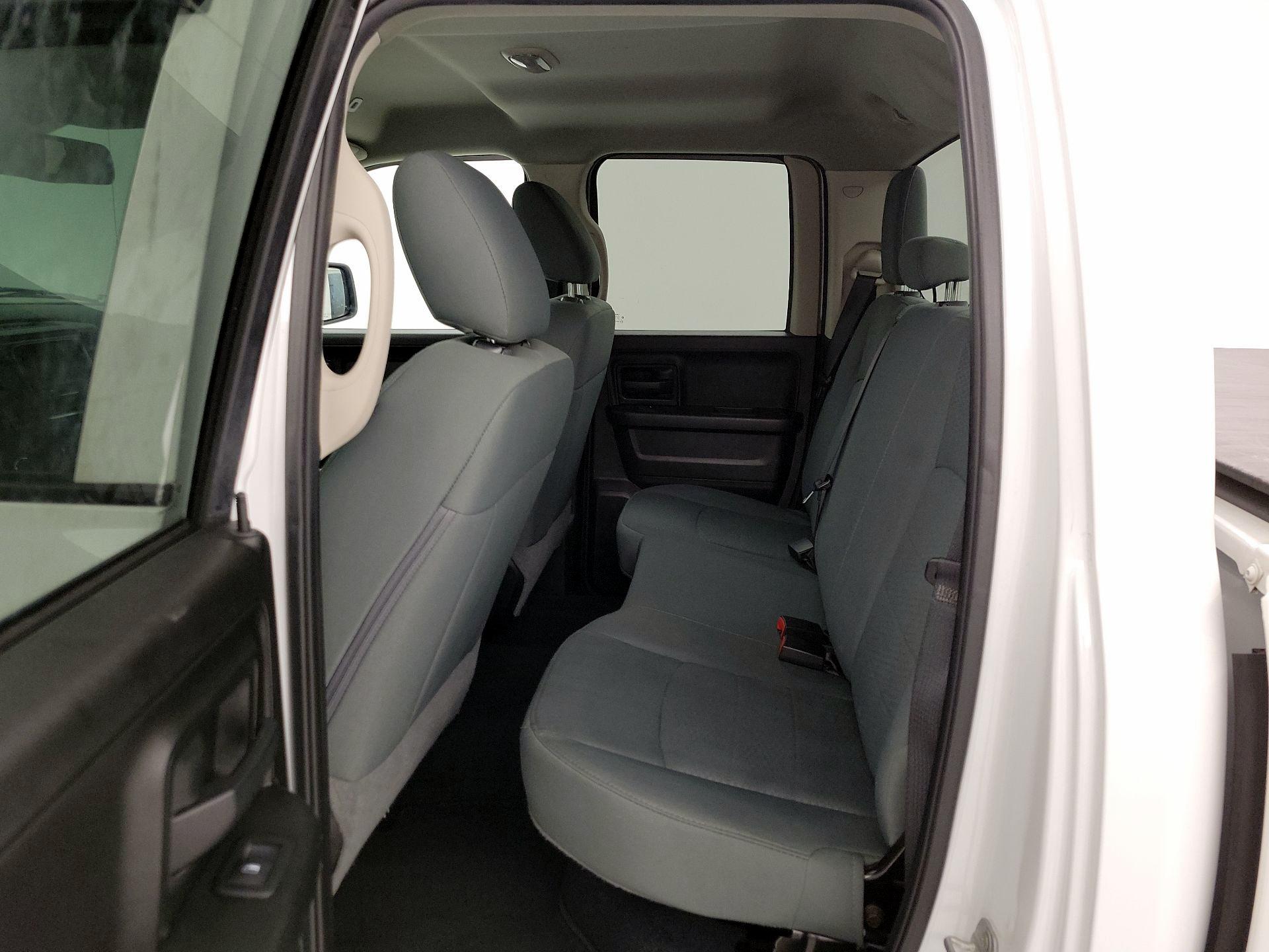 Thumbnail: 2019 RAM 1500 Classic - 19