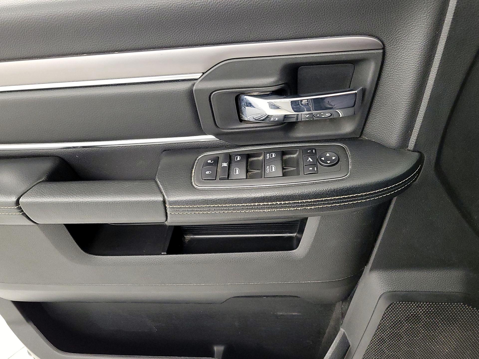 Thumbnail: 2022 RAM 1500 Classic - 12