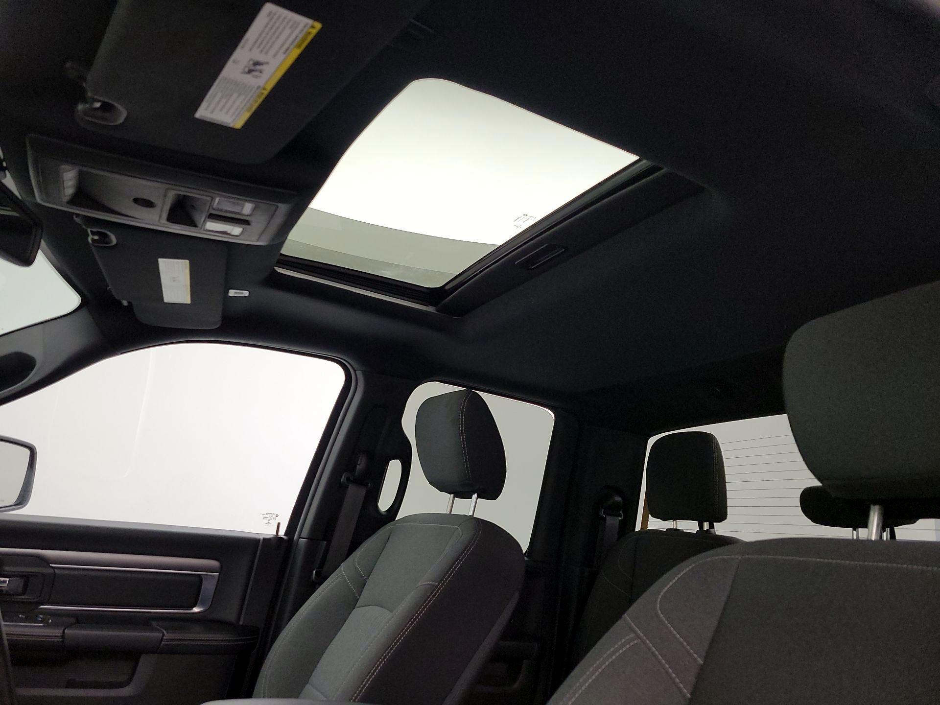 Thumbnail: 2022 RAM 1500 Classic - 20