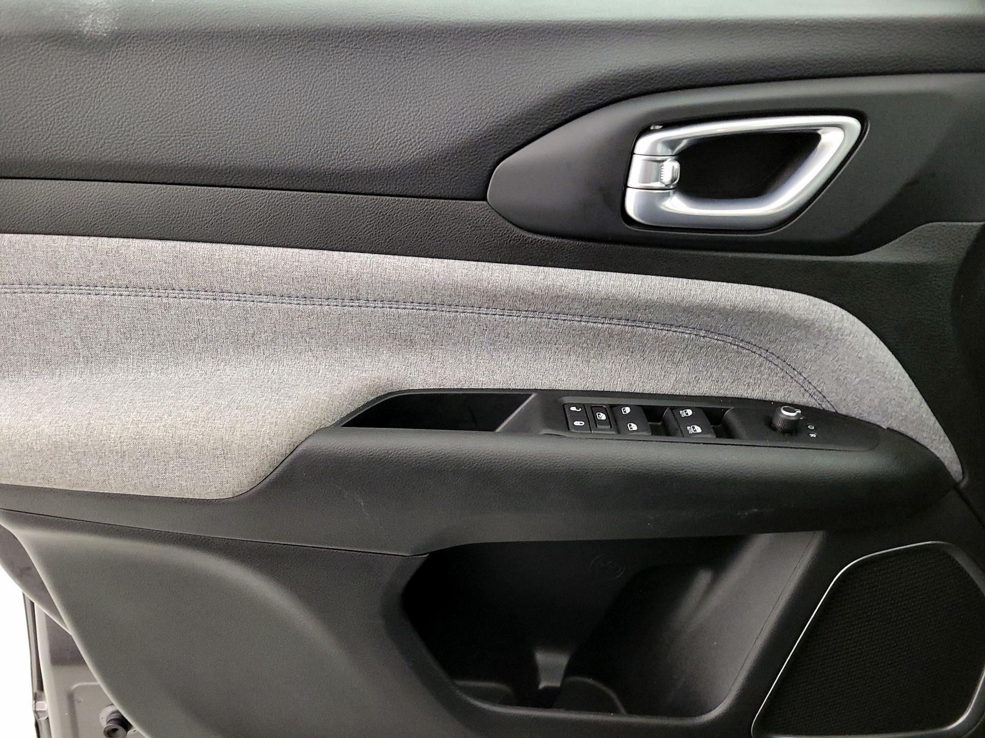 Thumbnail: 2022 Jeep Compass - 12
