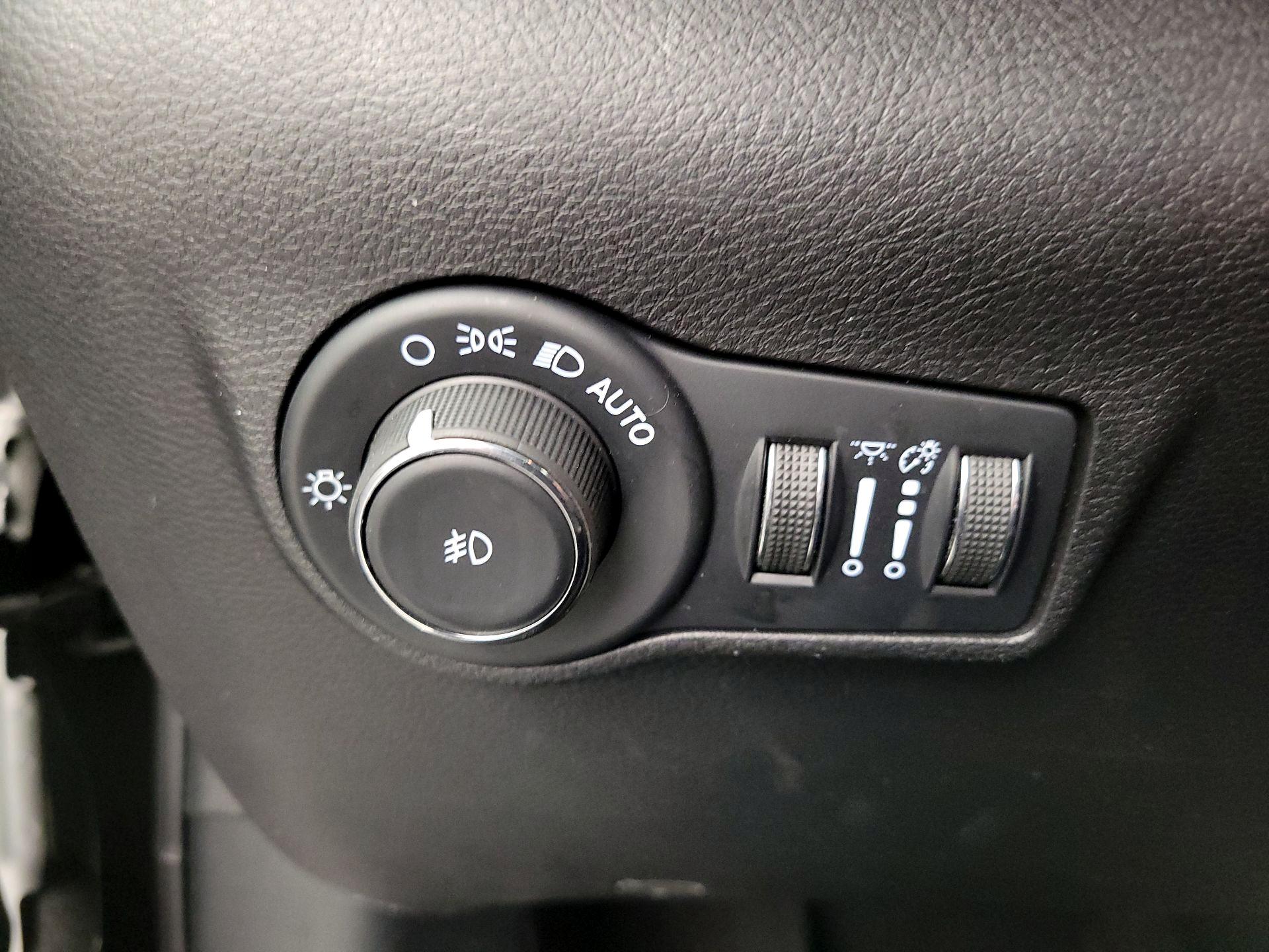 Thumbnail: 2022 Jeep Compass - 13