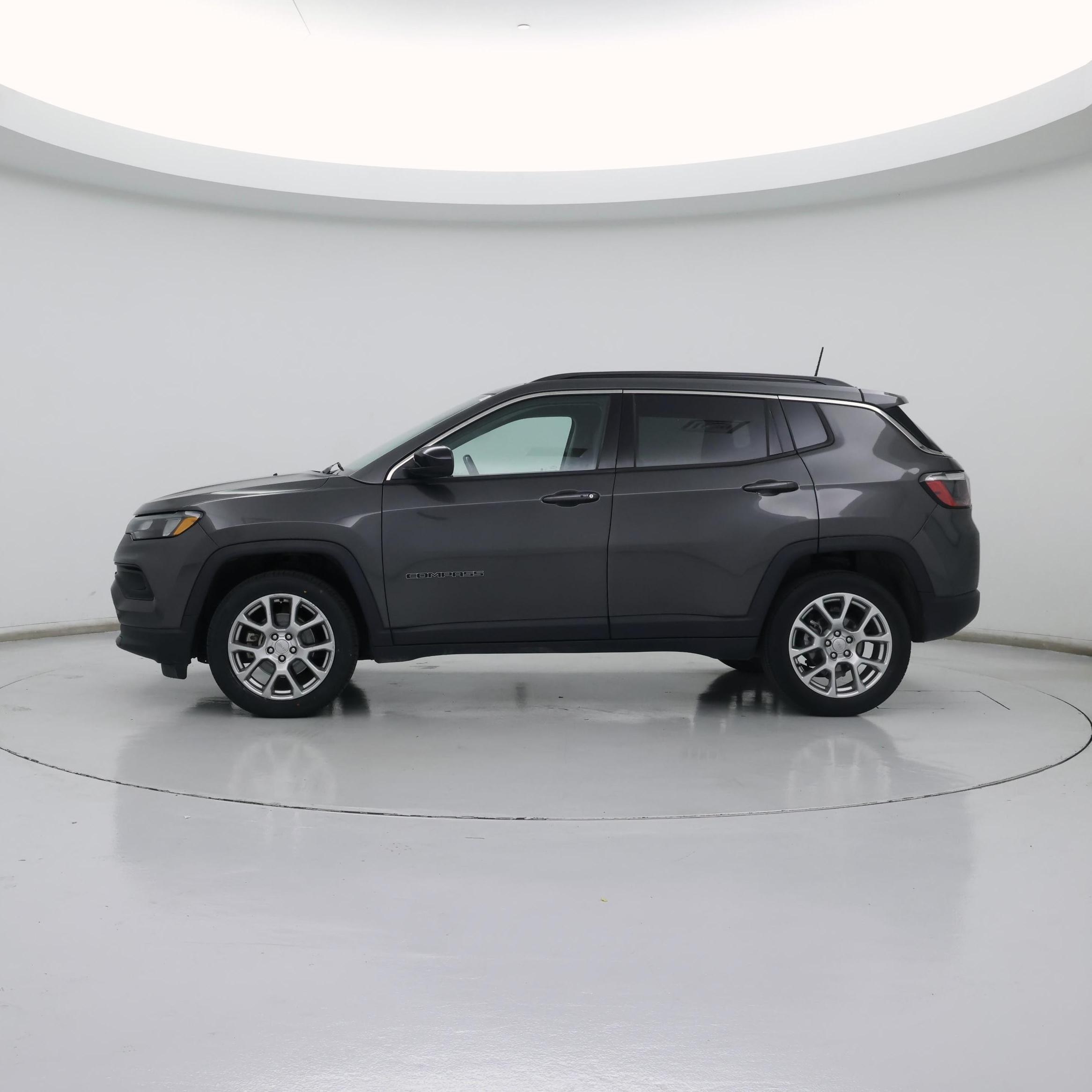 Thumbnail: 2022 Jeep Compass - 3