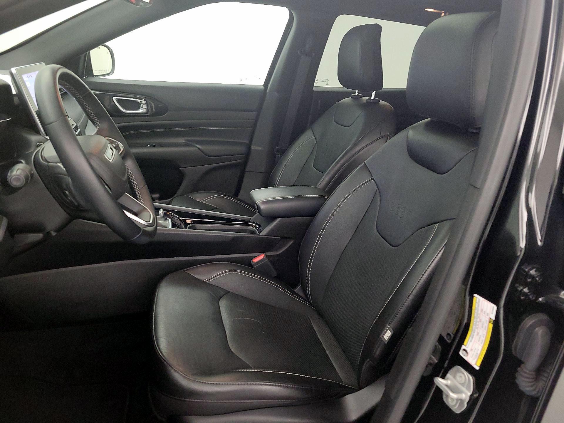 Thumbnail: 2022 Jeep Compass - 11