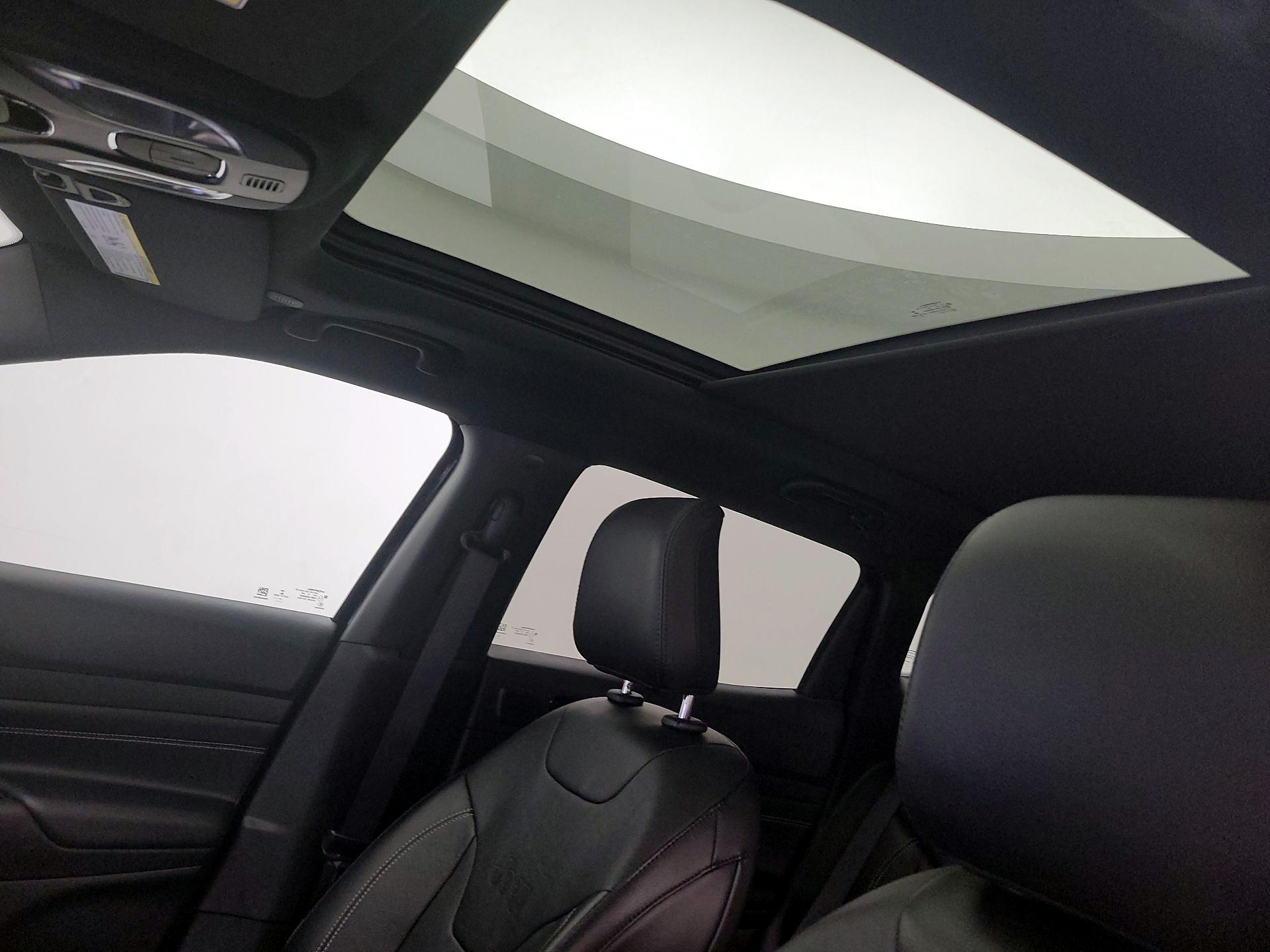 Thumbnail: 2022 Jeep Compass - 20