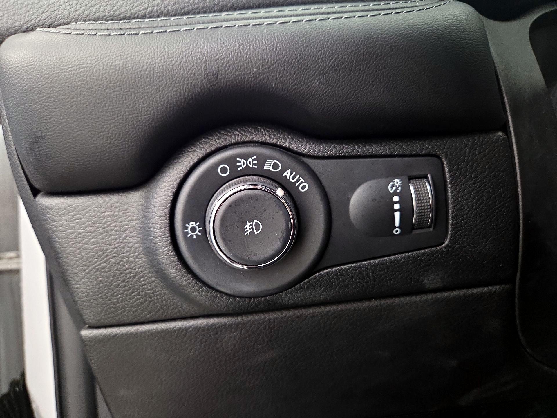 Thumbnail: 2022 Dodge Durango - 13