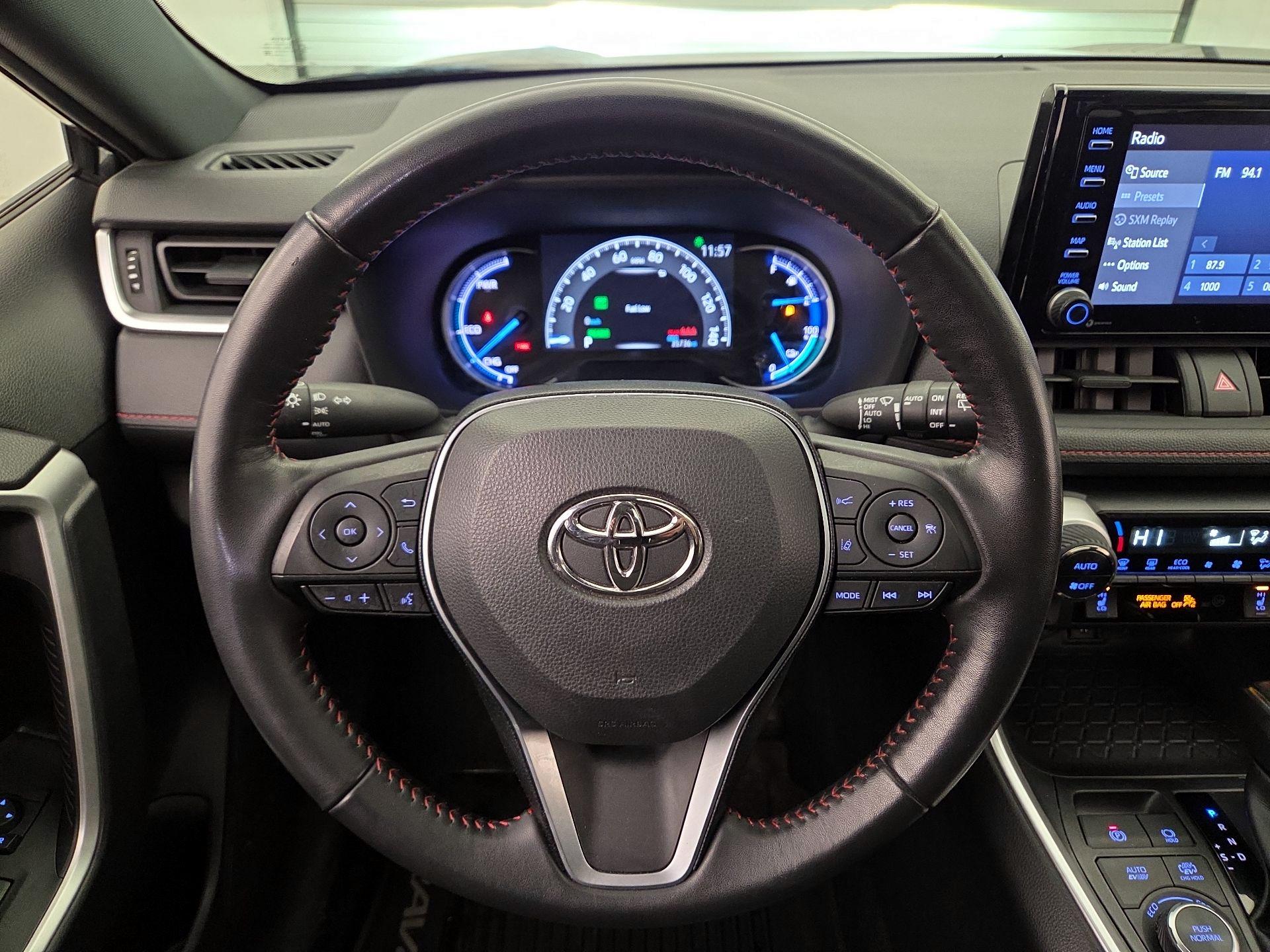 Thumbnail: 2022 Toyota RAV4 - 10